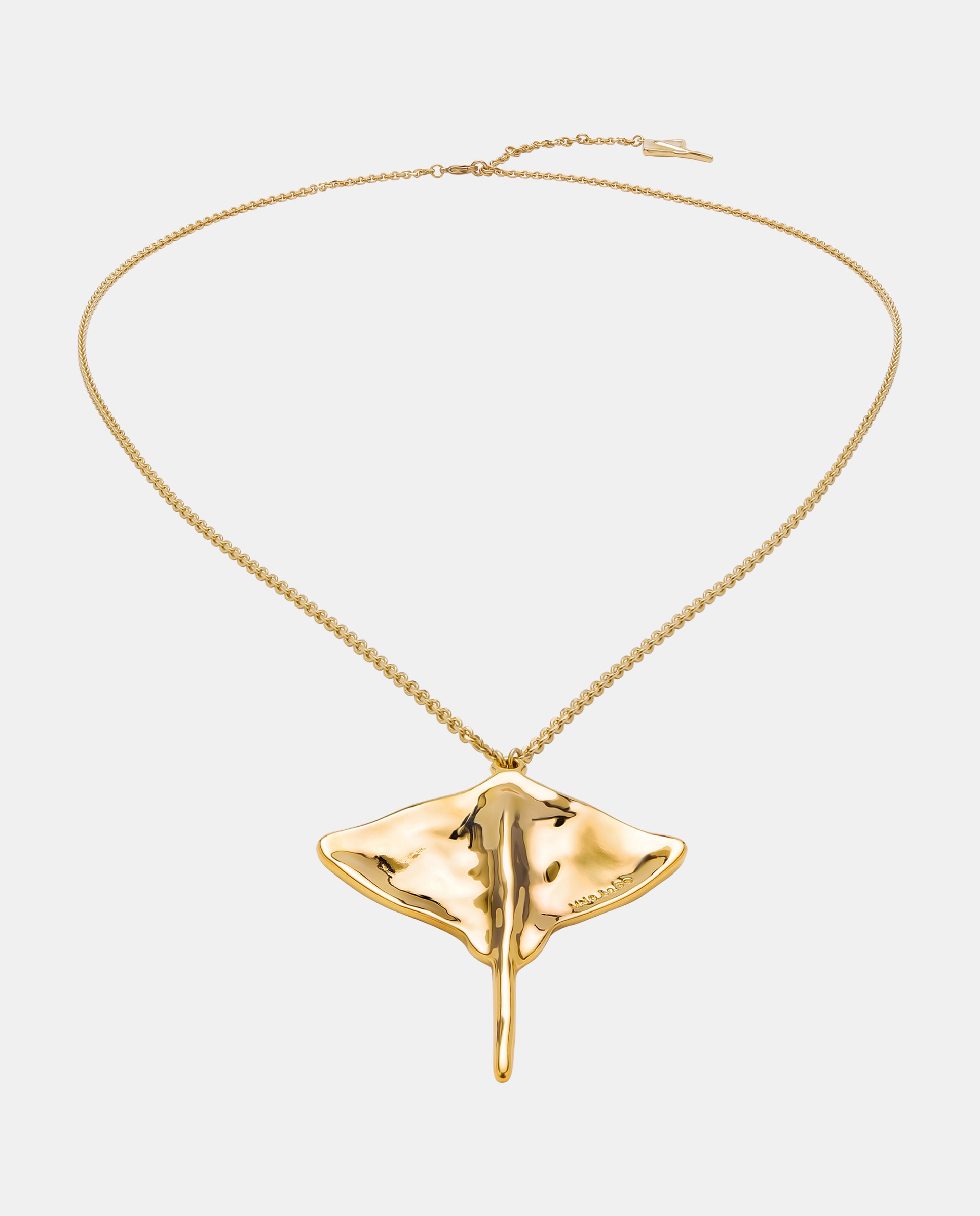 Colgante con cadena bañado en oro de 18k con mantarraya Oro UNO de 50 ...