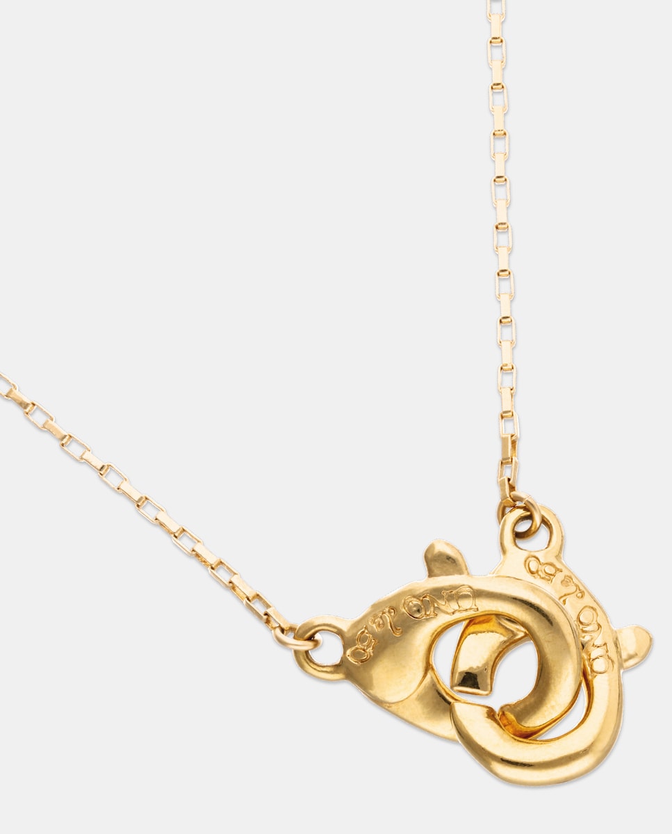 Collar bañado en oro 18k con detalle de mosquetón entrelazado Oro-4