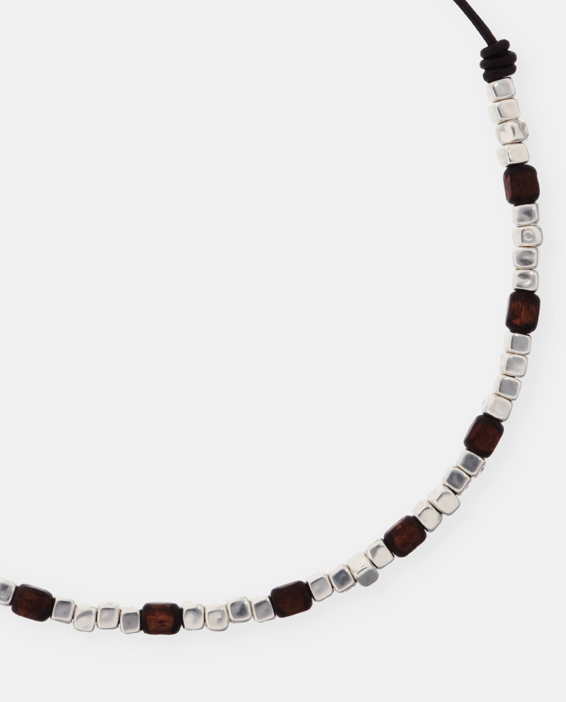 Imagen 4 de Collar de cuero con cuentas en plata y madera - UNO de 50 - Plata Plata