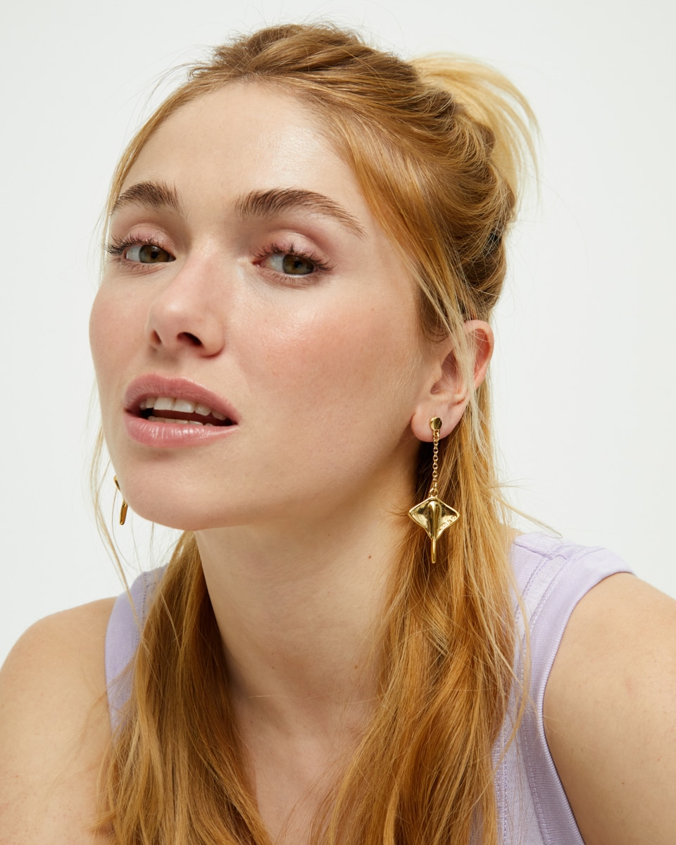 Pendientes cadena bañados en oro 18k con forma de mantarraya Oro-3
