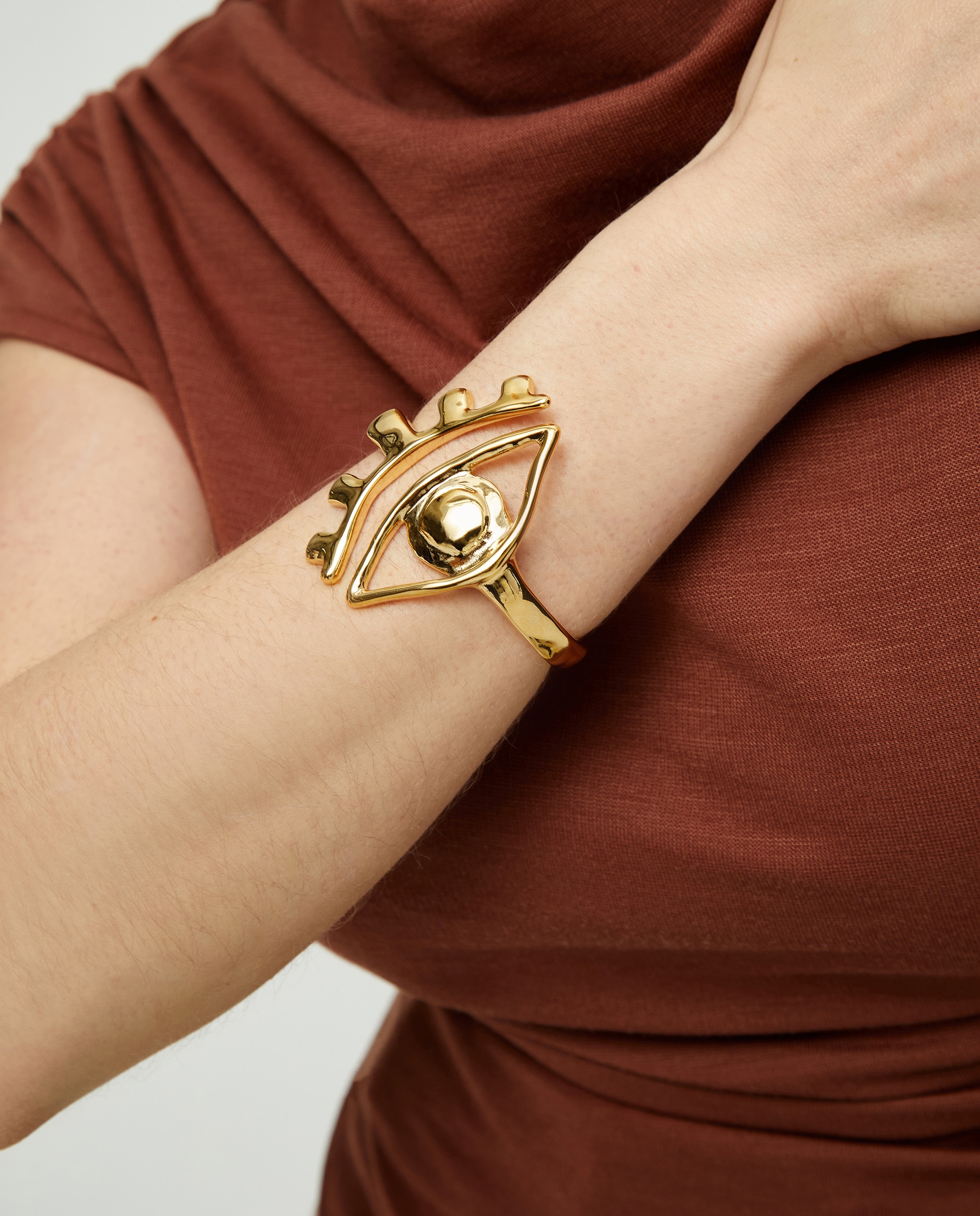 Pulsera rígida bañada en oro 18k con detalle de ojo - UNO de 50 - Oro Oro-6