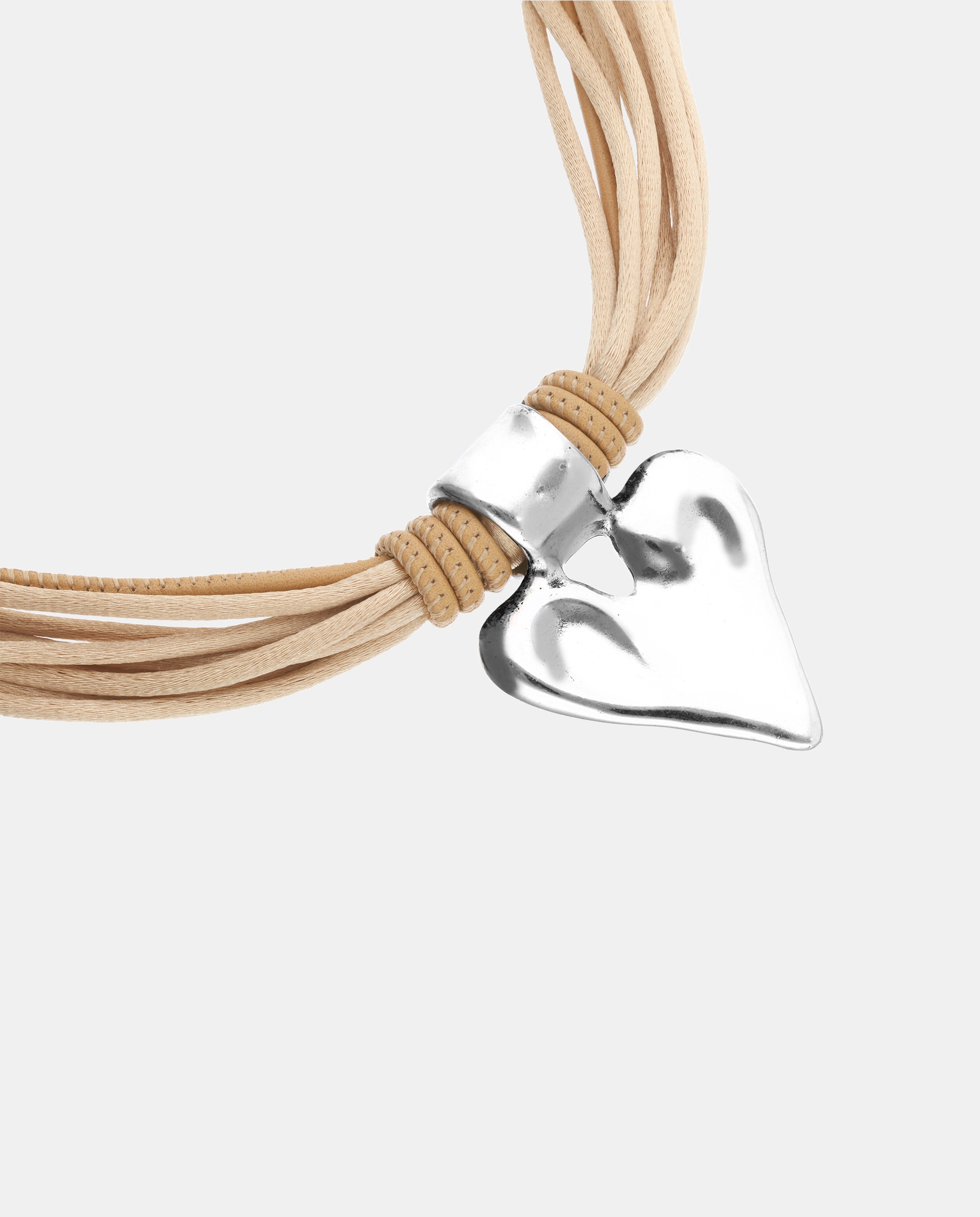 Collar mezcla de hilo de seda con cuero y detalle de corazón en plata de ley - UNO de 50 - Plata Plata-4