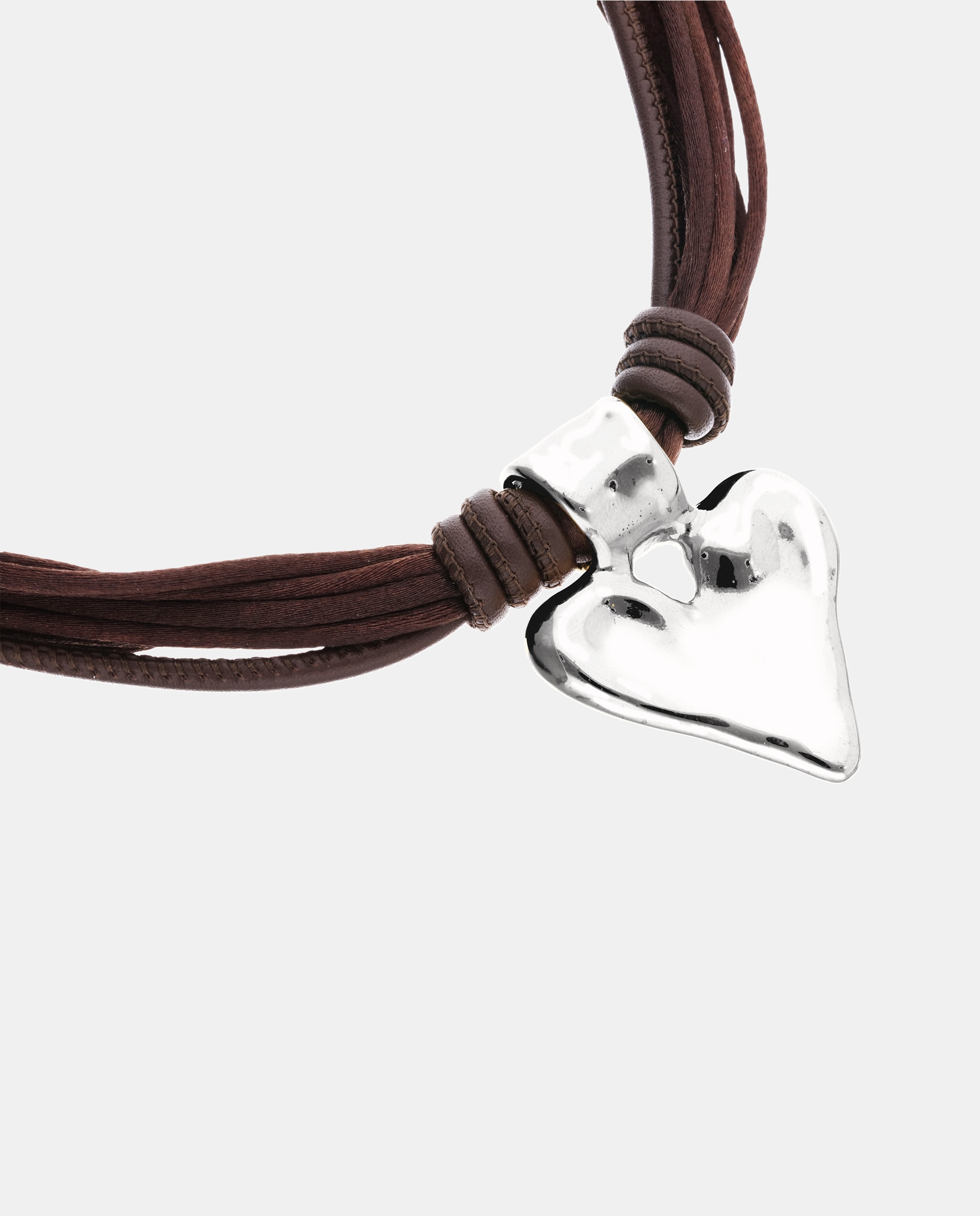 Collar mezcla de hilo de seda con cuero y detalle de corazón en plata de ley - UNO de 50 - Plata Plata-4