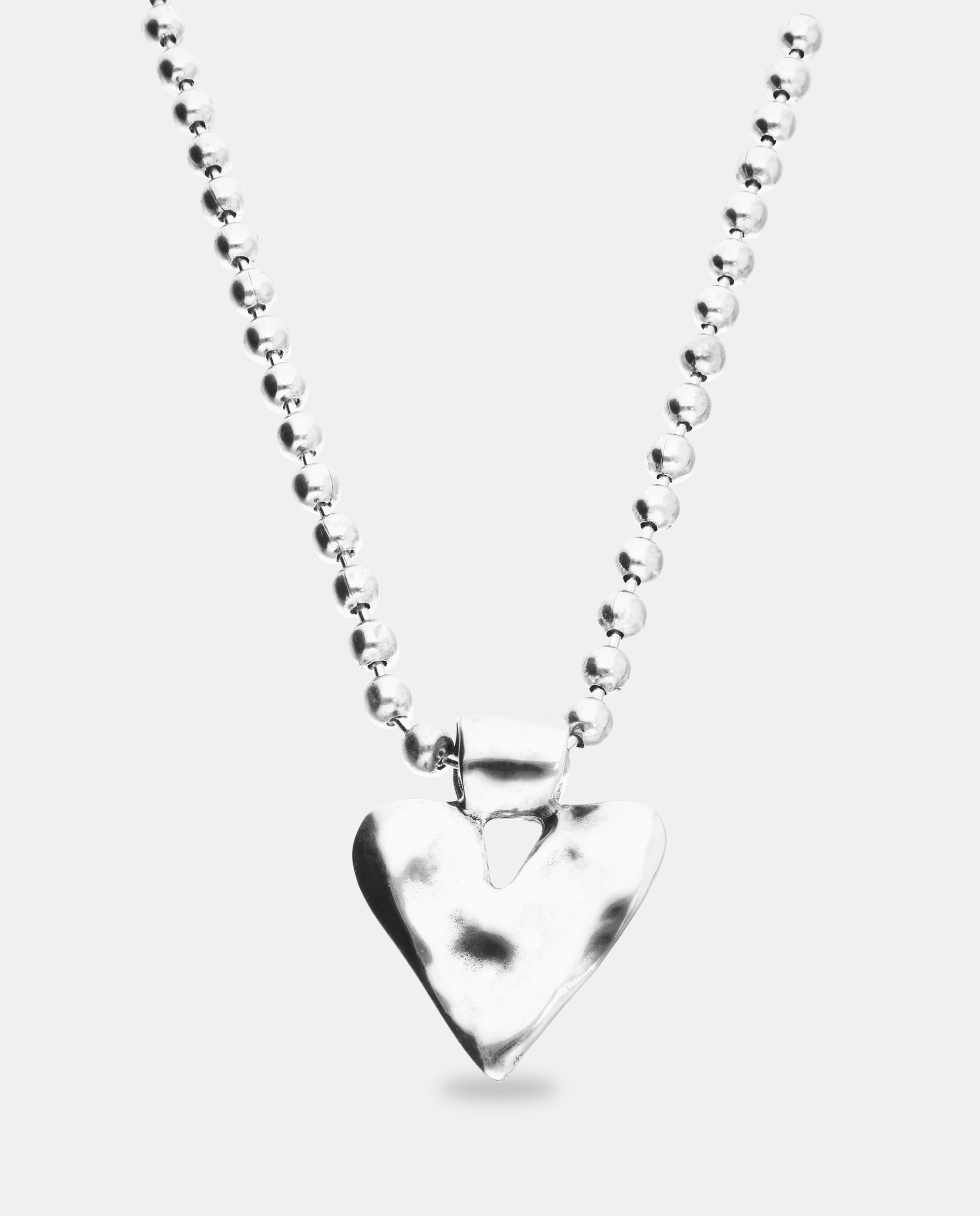 Imagen 0 de Collar de bolas bañado en plata de ley con detalle de corazón Plata