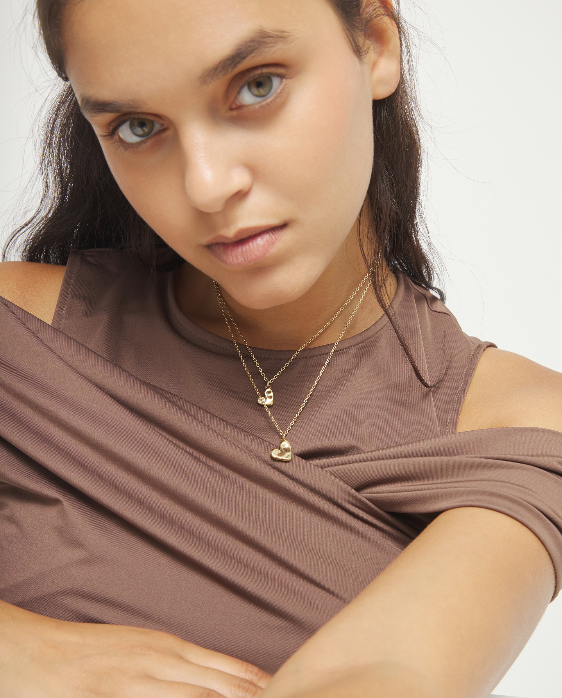 Collar doble bañado en 18k con dos corazones - UNO de 50 - Oro Oro-6