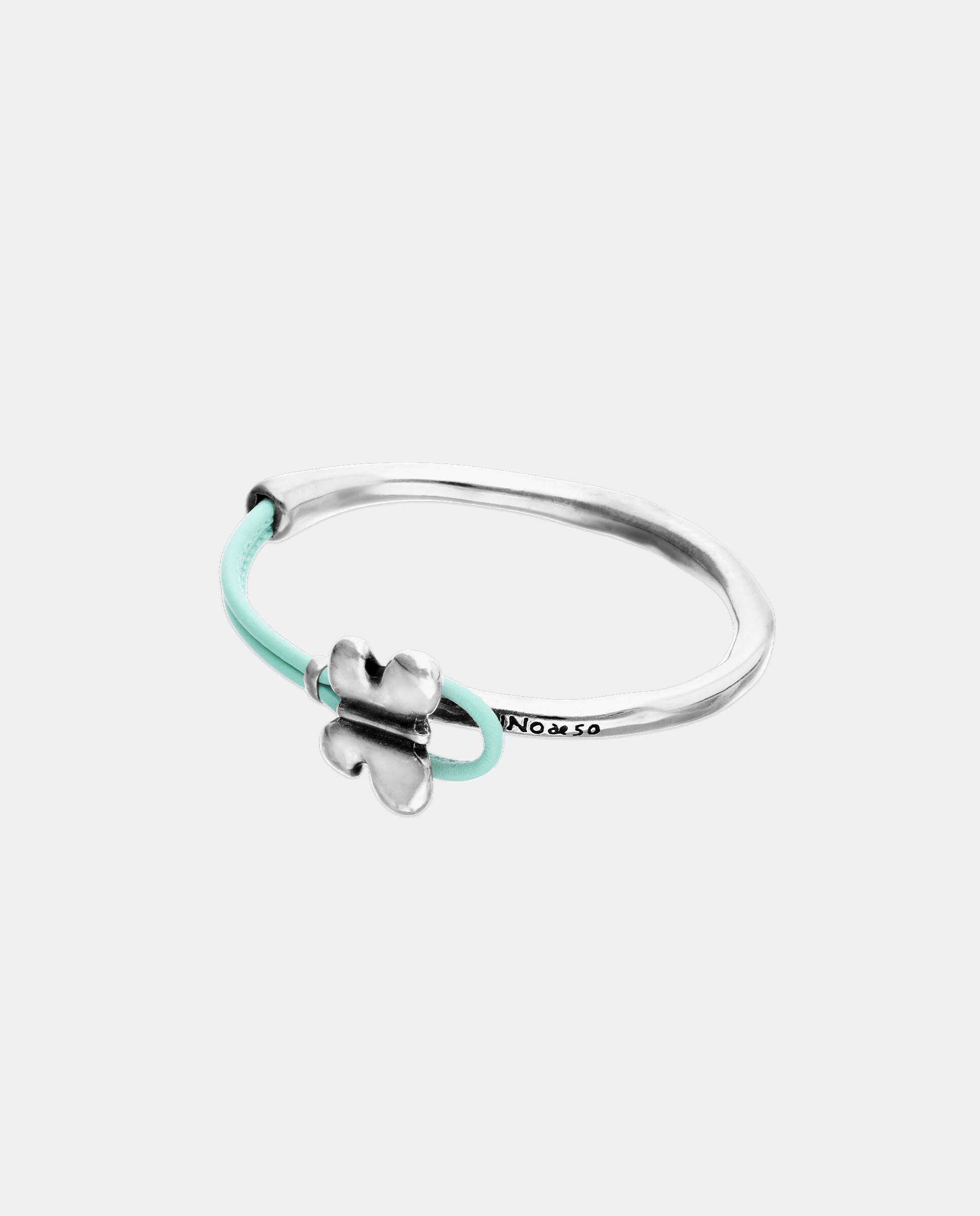 Pulsera de cuero semirrígida bañada en de ley con mariposa - UNO de 50 - Plata Plata-2