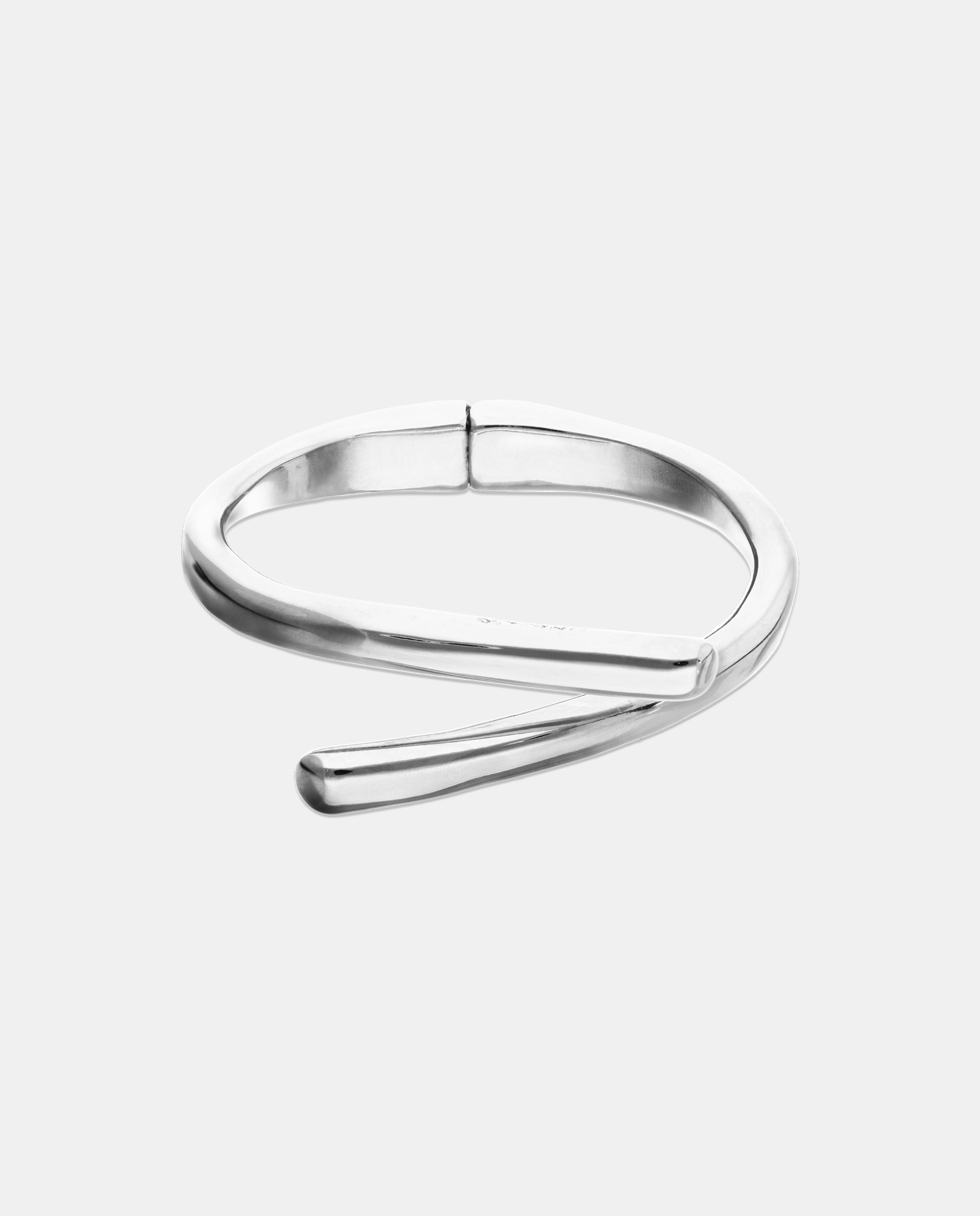 Pulsera bañada en de ley con forma de tubos cruzados - UNO de 50 - Plata Plata-1