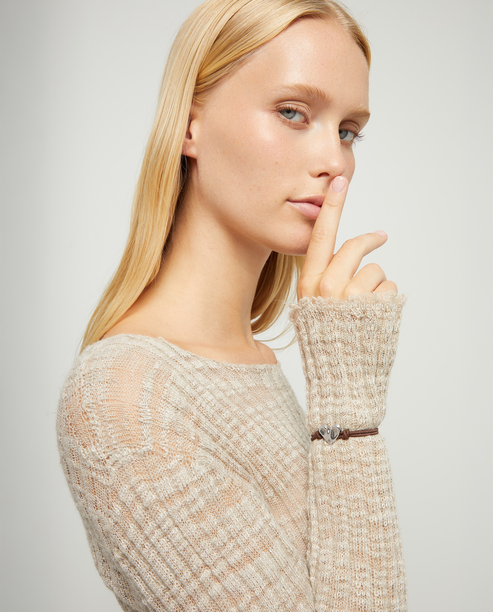 Pulsera de hilo elástico con corazón bañado en de ley - UNO de 50 - Plata Plata-5