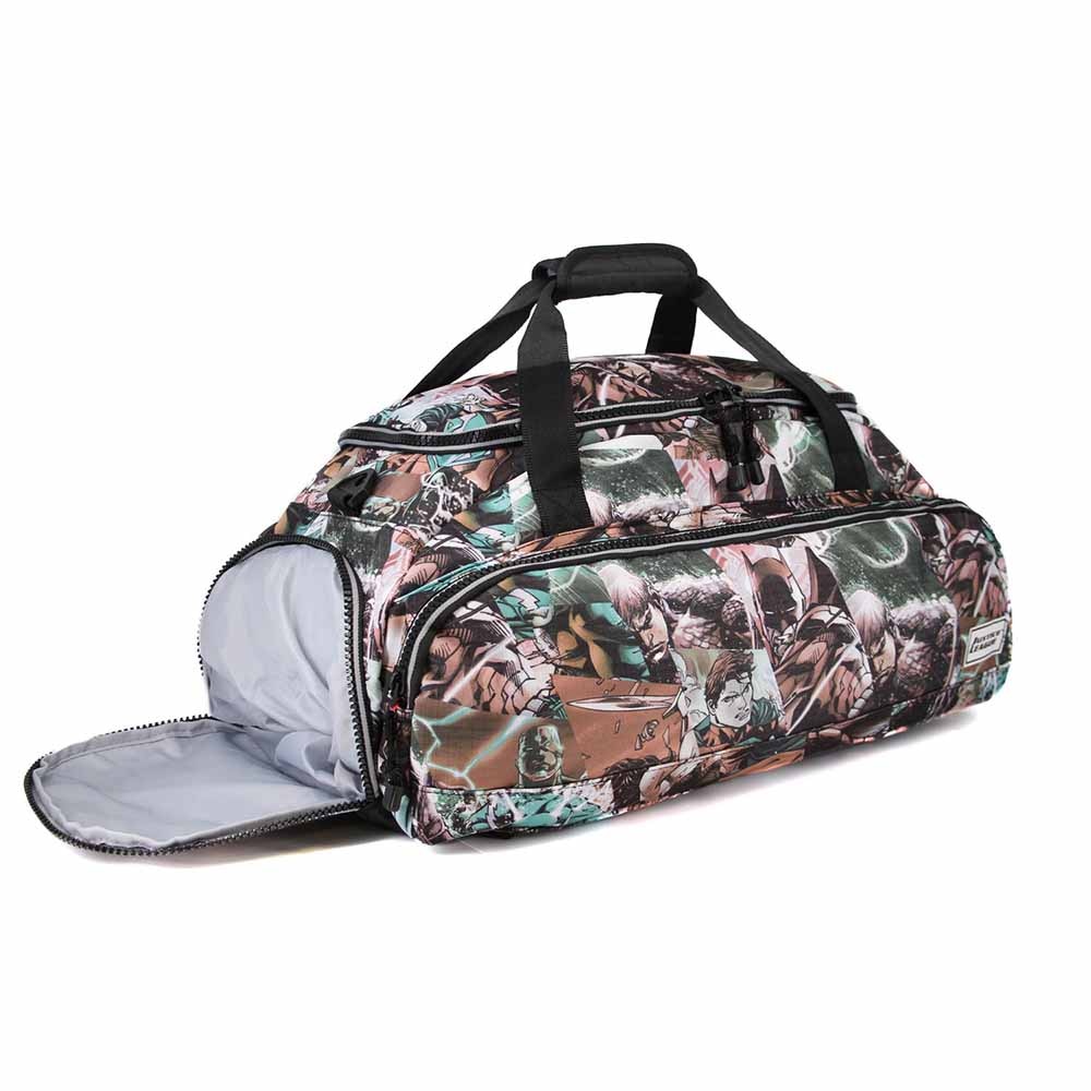 Bolsa de deporte nomad Karactermania Justice League Comics en color gris.