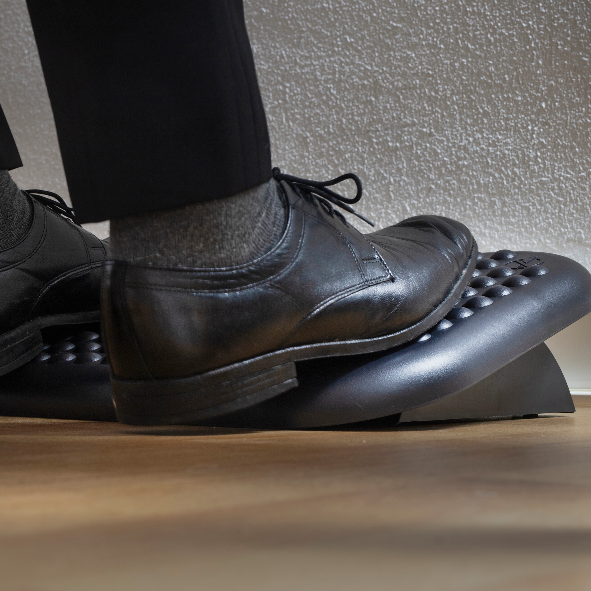Reposapiés Ergonómico NGS Foot Nest de Altura Regulable y Base Antideslizante - Negro Negro-3