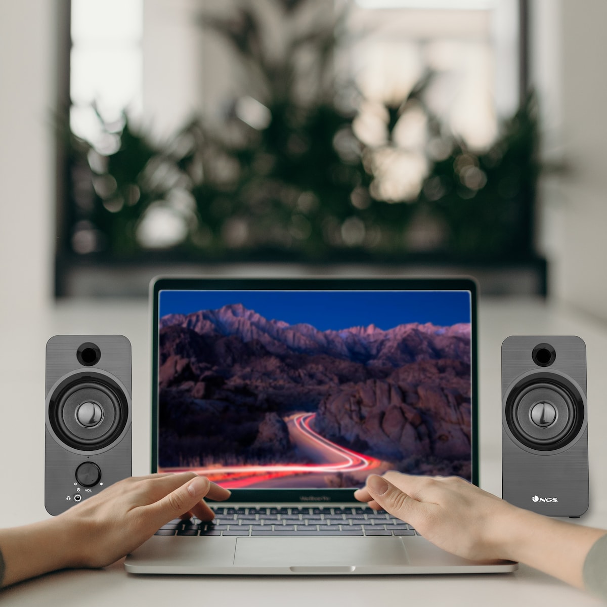 Altavoces Multimedia NGS SB350 2.0 para PC con Salida Auriculares, Conexión USB NGS Negro-4