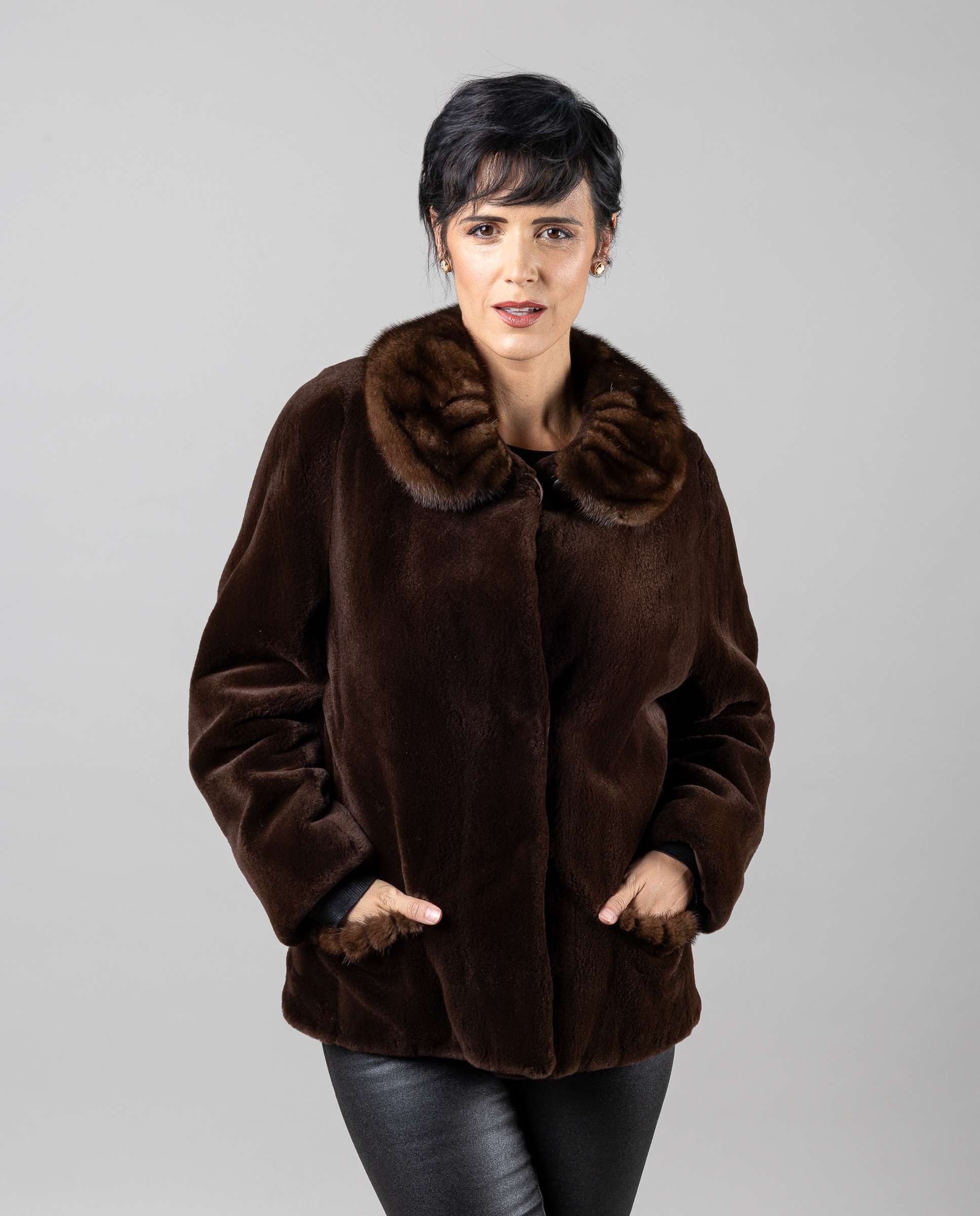 Chaqueta de mujer de pelo de visón rasado con bolsillos horizontales - De la Roca - Marrón Marrón-1