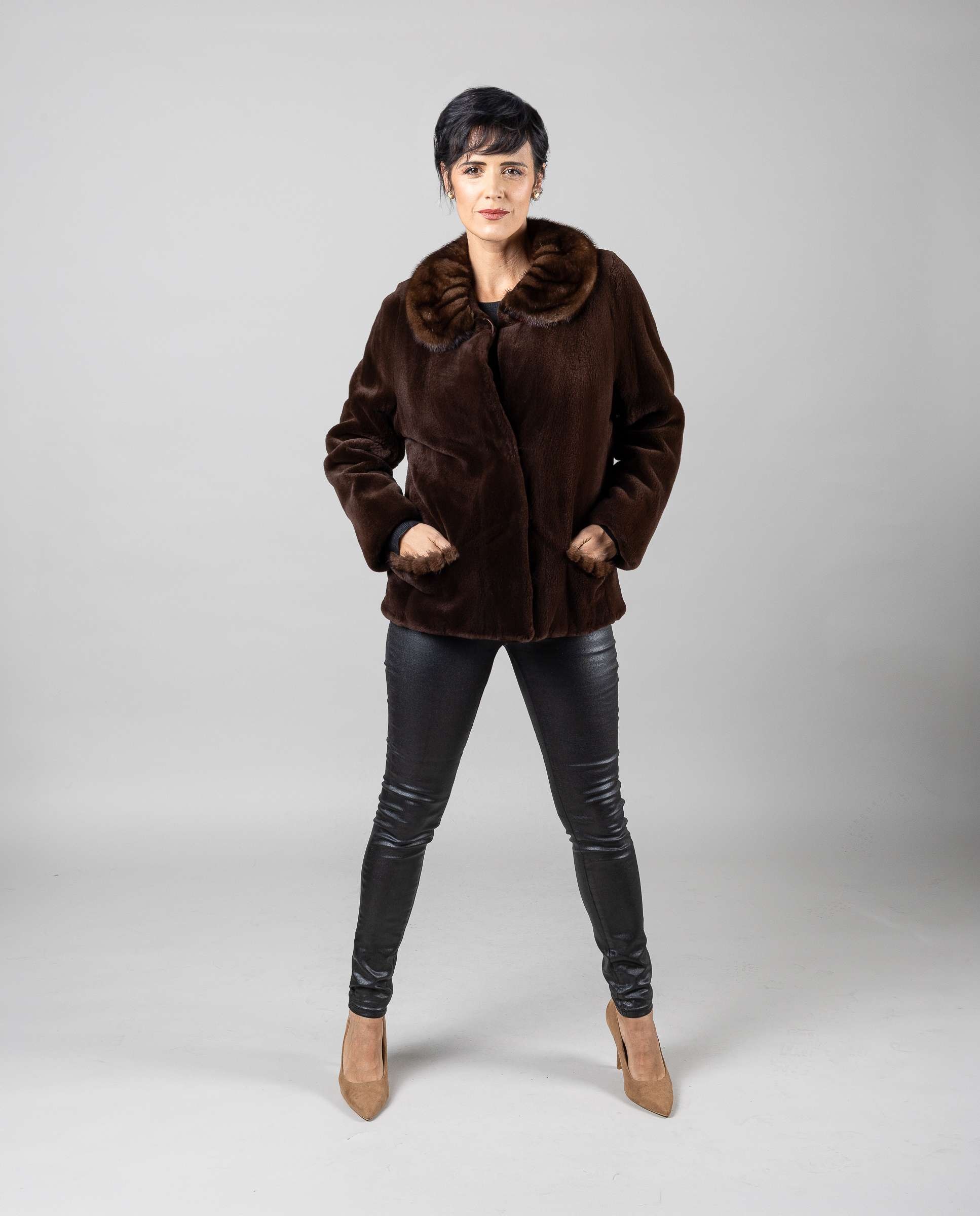 Chaqueta de mujer de pelo de visón rasado con bolsillos horizontales - De la Roca - Marrón Marrón-5
