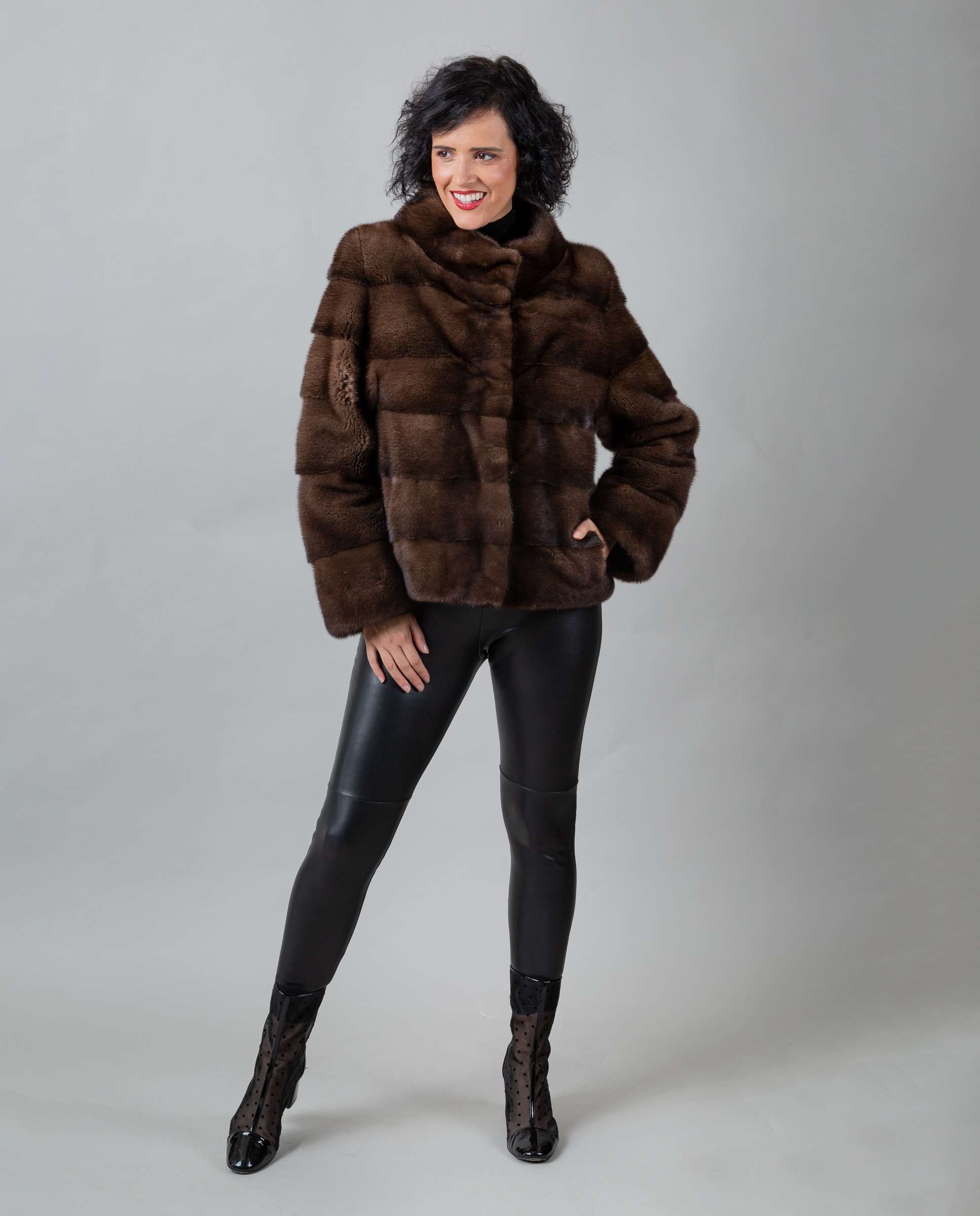 Chaqueta de pelo de mujer de visón con cuello barco - De la Roca - Marrón oscuro Marrón oscuro-1