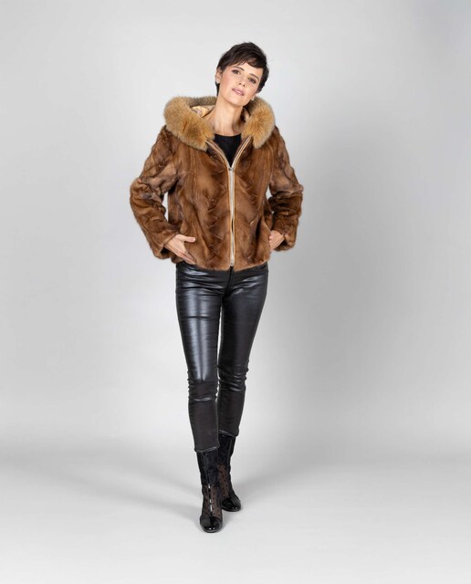 Imagen 0 de Chaqueta de pelo de mujer de visón con capucha de zorro