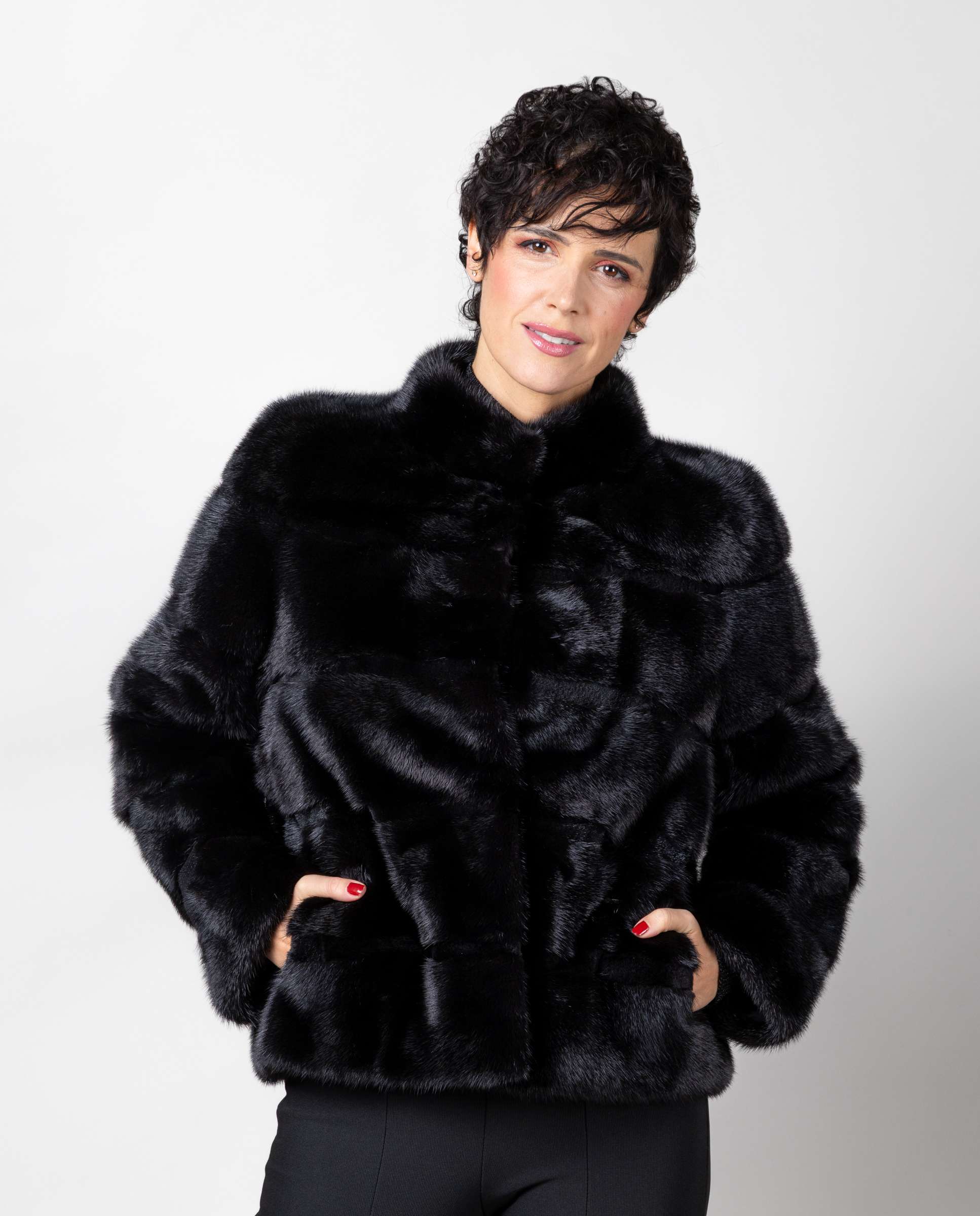 Chaqueta de mujer de pelo de visón diamante con inserciones al tono - De la Roca - Negro Negro-1