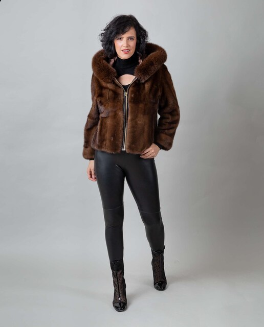 Imagen 0 de Chaqueta de pelo de mujer de visón con capucha