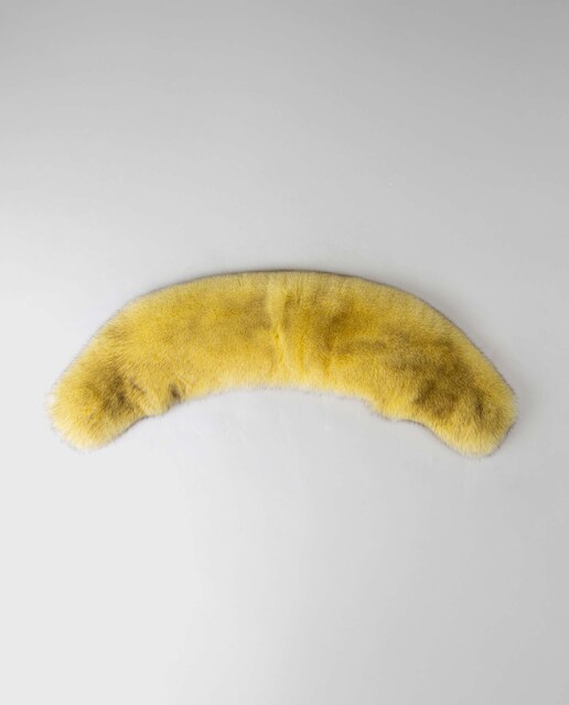 Imagen 0 de Estola de pelo de zorro en color amarillo