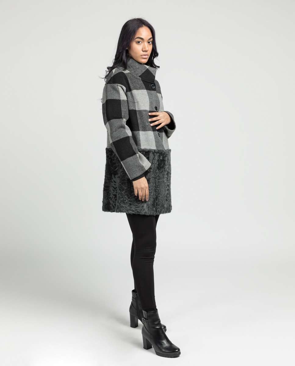 Abrigo de pelo de mujer de astrakán con diseño de cuadros - De la Roca - Gris / Negro Gris / Negro-4