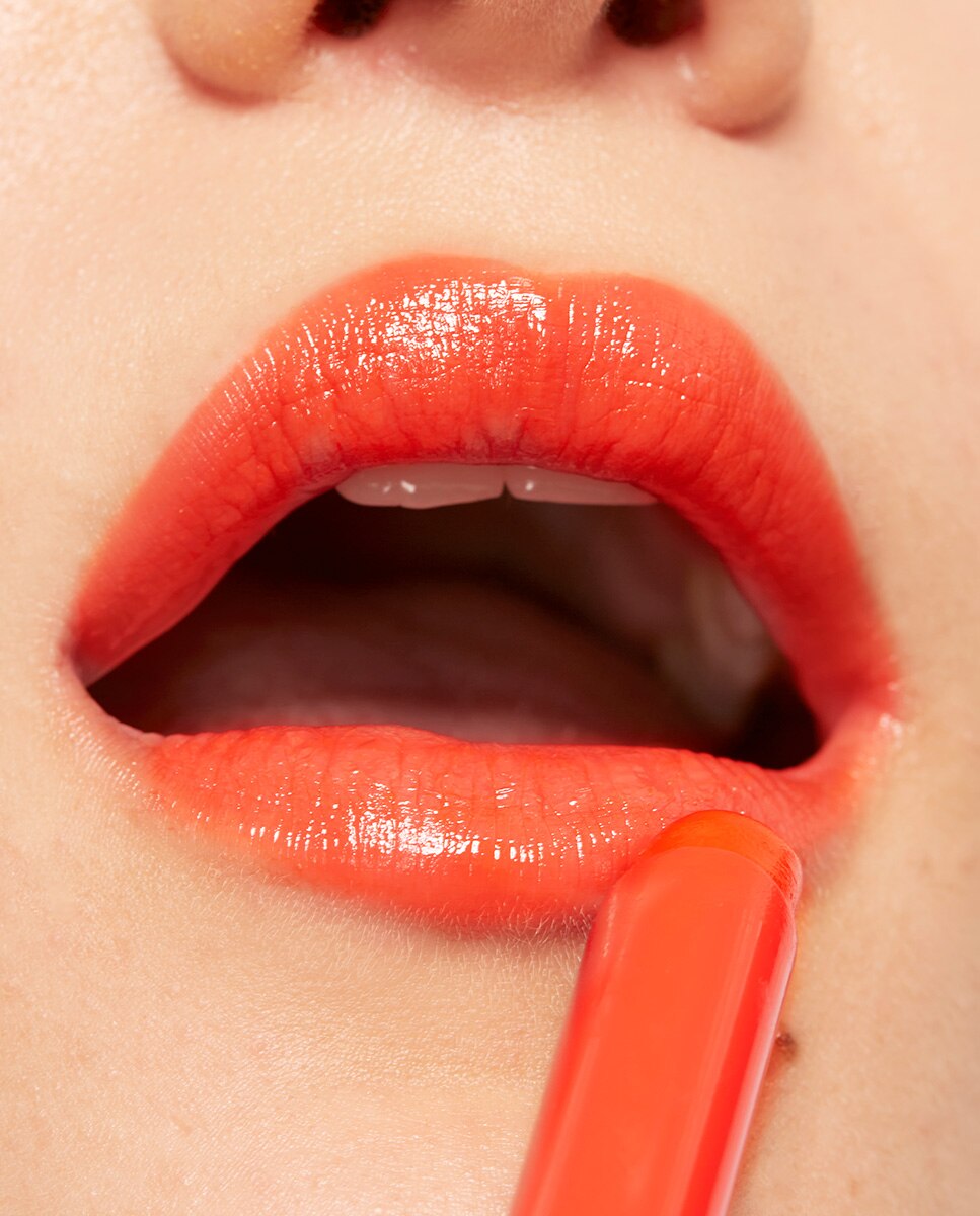 Labial hidratante de color y acabado glow The Color Lip Glow 3INA - 170 1.6 g 170-2