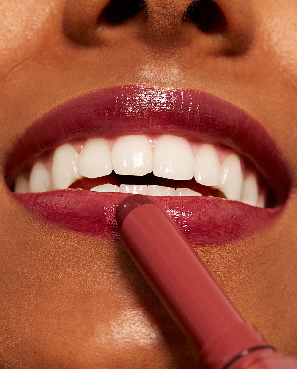 Labial hidratante de color y acabado glow The Color Lip Glow 3INA - 279 1.6 g 279-2