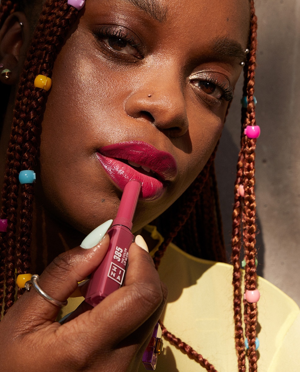 Labial hidratante de color y acabado glow The Color Lip Glow 3INA - 385 1.6 g 385-6