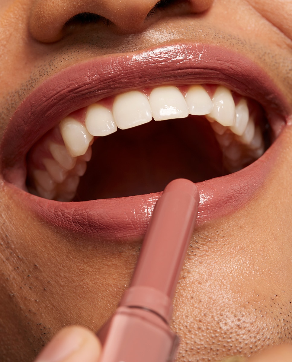 Labial hidratante de color y acabado glow The Color Lip Glow 3INA - 503 1.6 g 503-3
