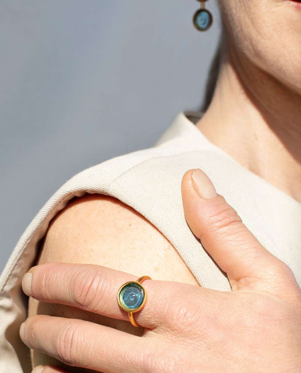 Anillo dorado gaudí jewelry casa batlló - Joidart - Azul Azul-2