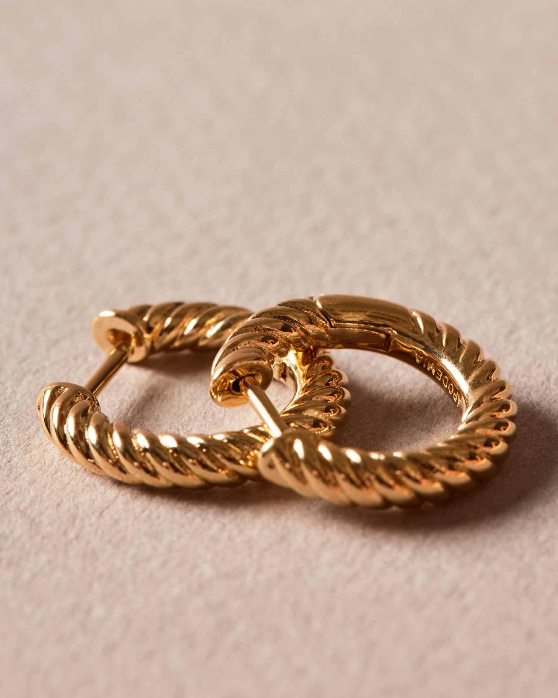 Pendientes de aro con diseño trenzado - Apodemia - Oro Oro-2