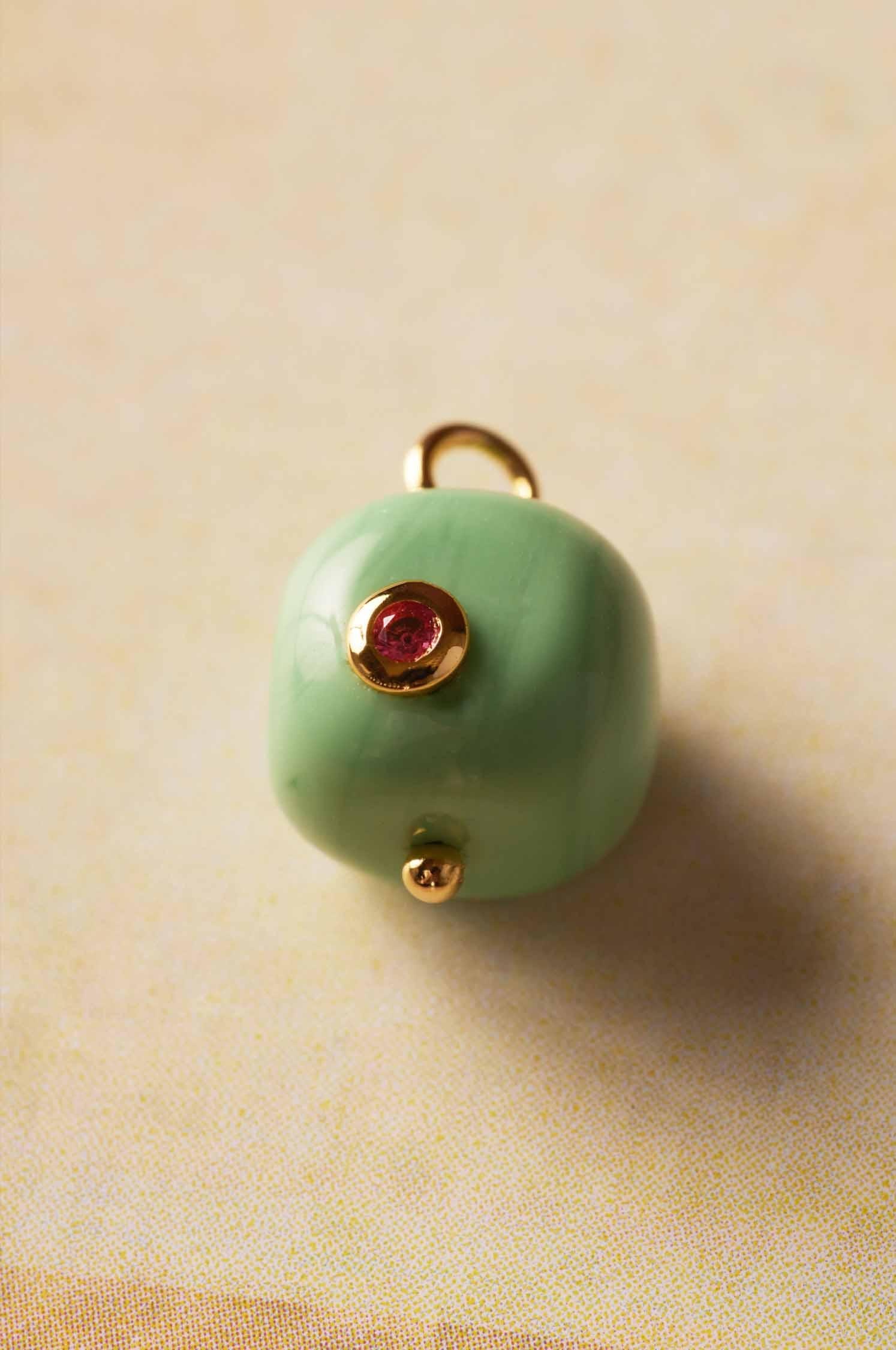 Charm de piedra con detalle brillante Verde Apodemia Verde-2