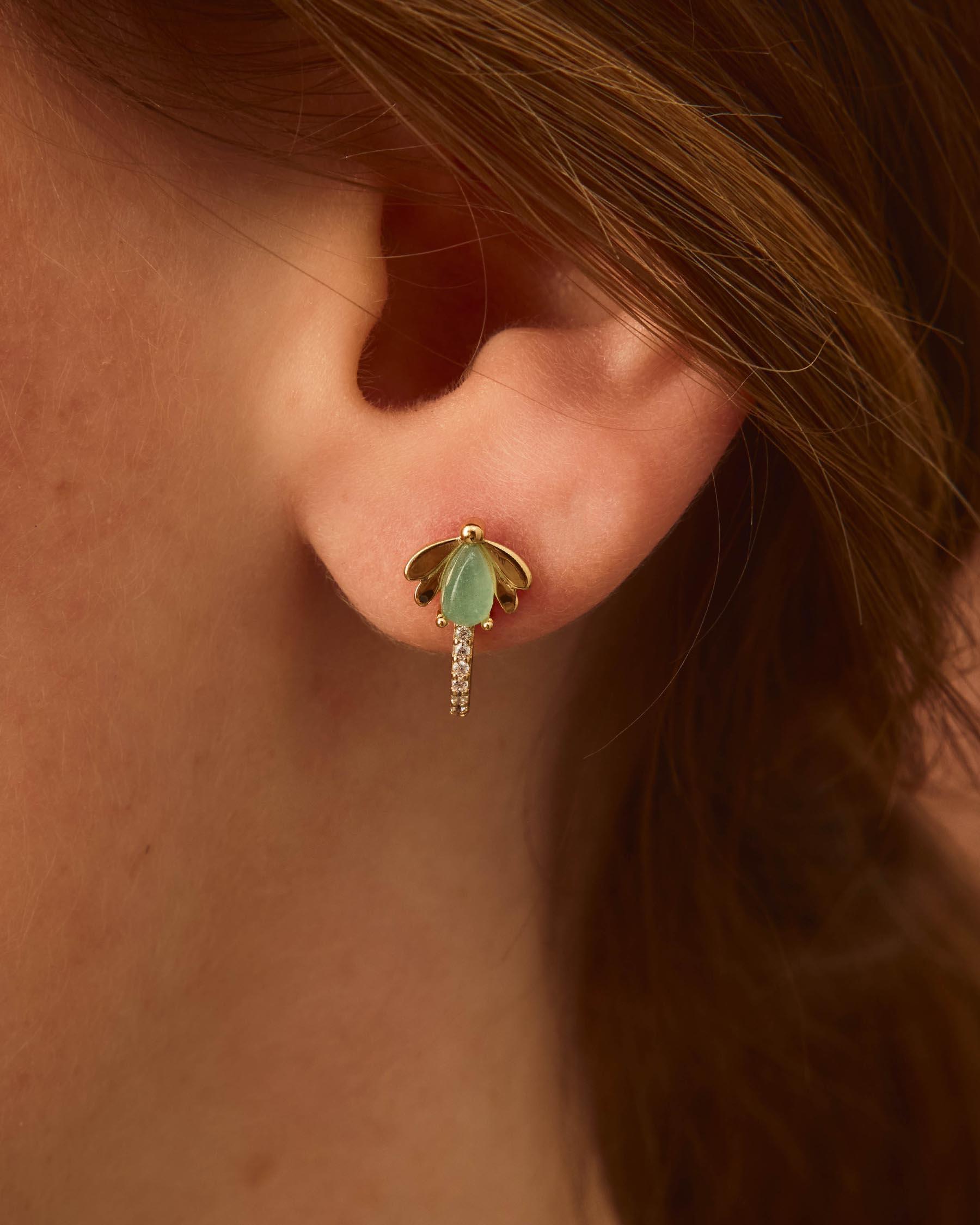 Pendientes tipo aro con luciérnaga en jade y pedrería - Apodemia - Verde Verde-4