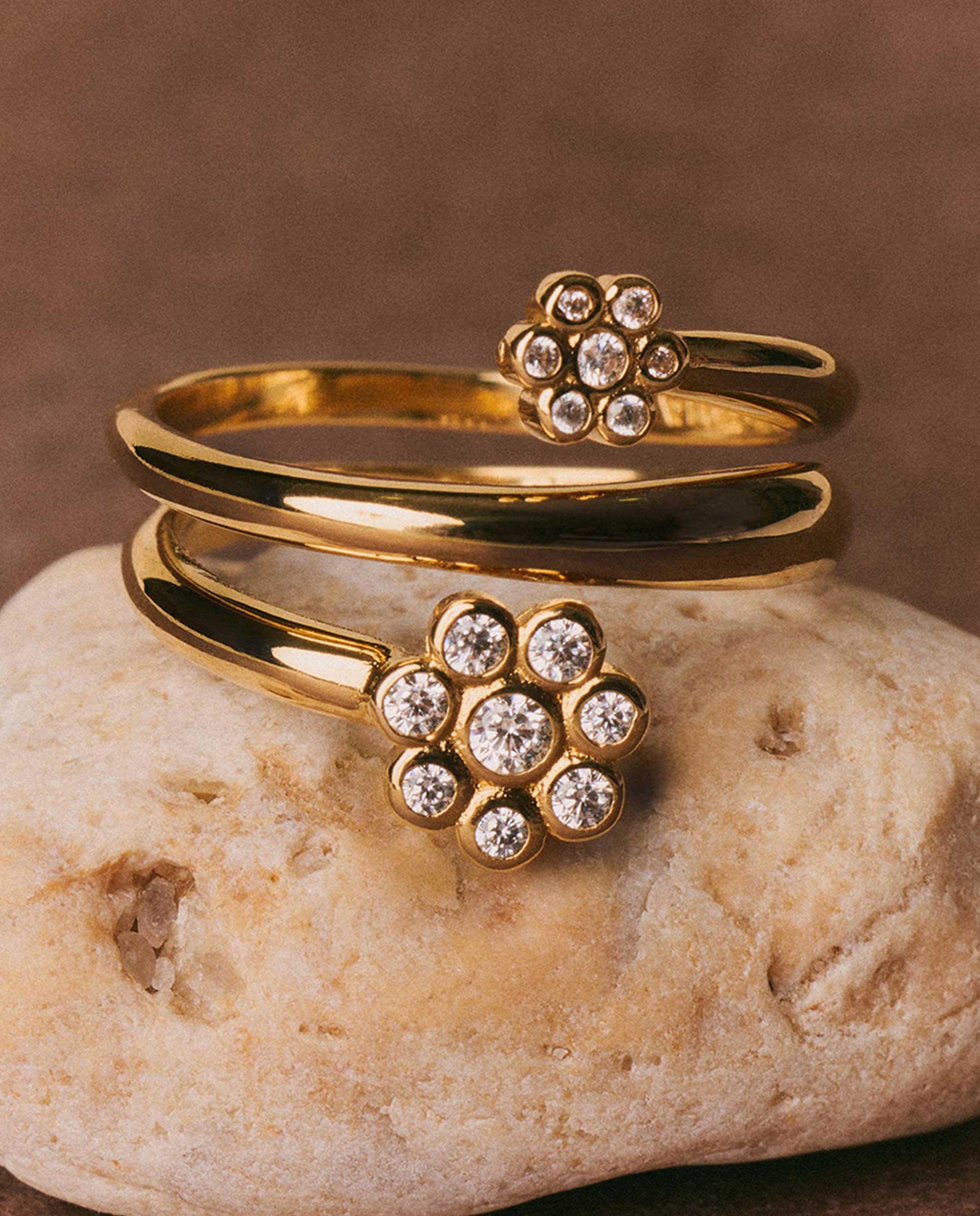 Anillo triple pétalo bañado en oro 18k - Apodemia - Blanco Blanco-2