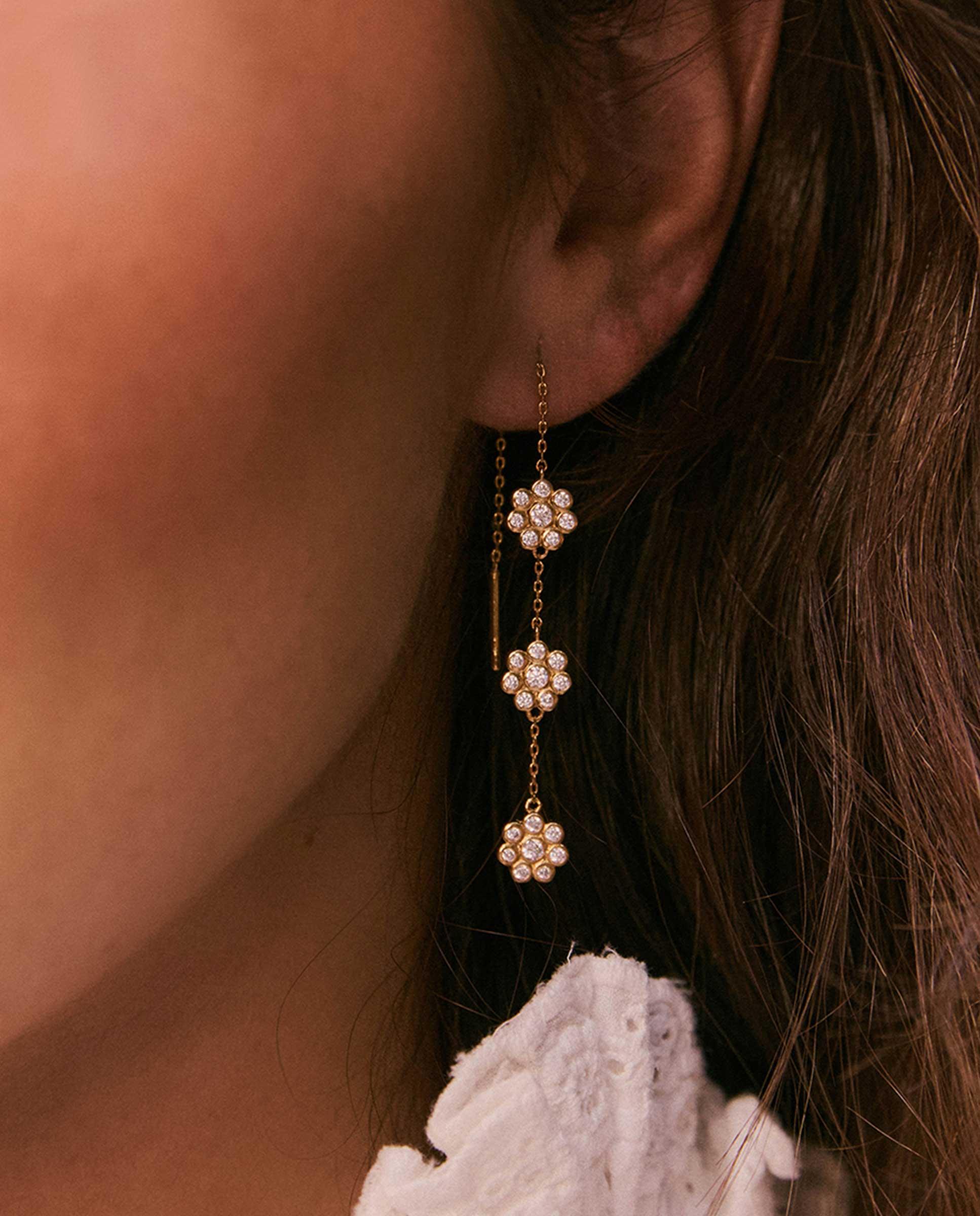 Pendientes largos pétalo bañados en oro 18k - Apodemia - Blanco Blanco-4
