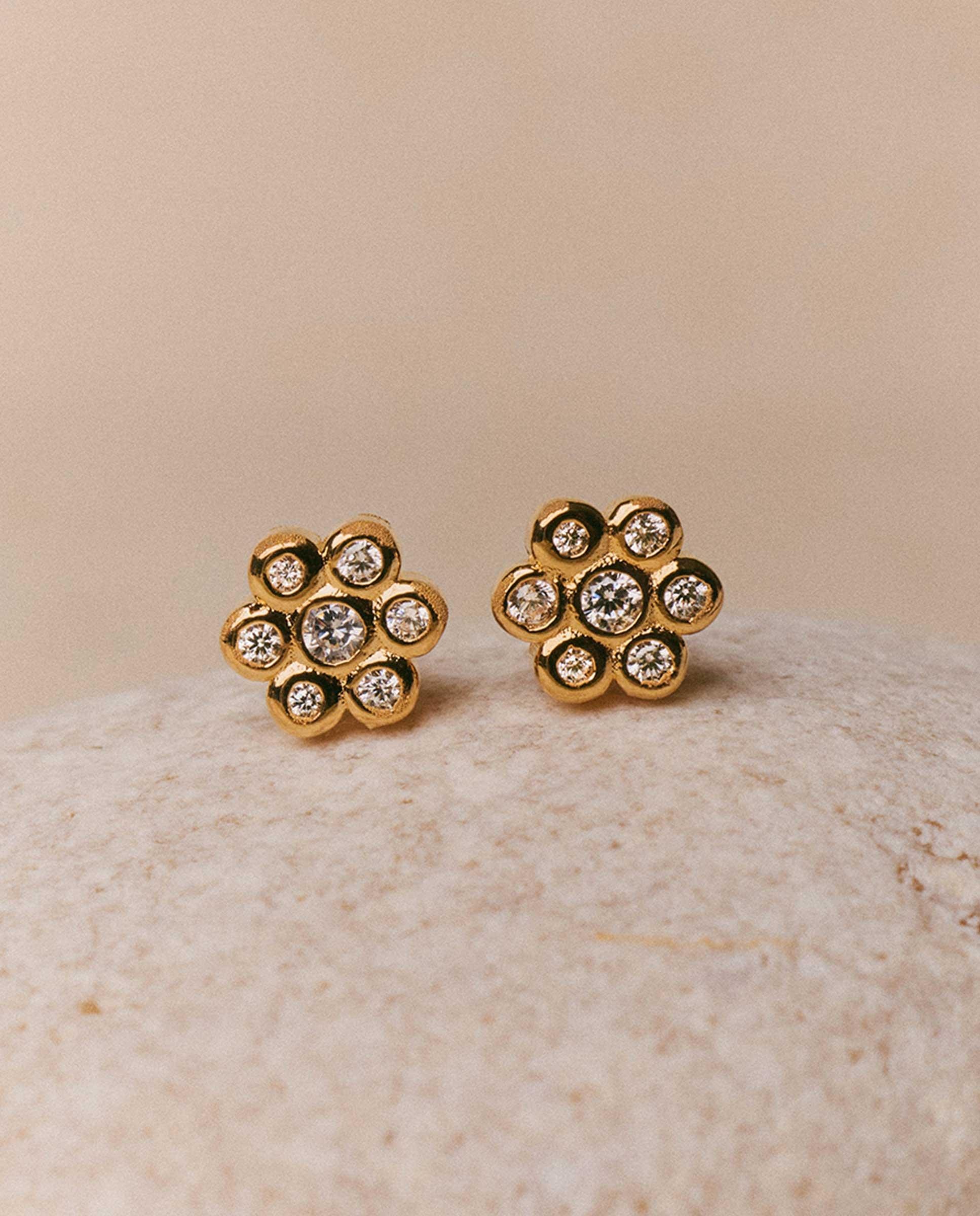Imagen 2 de Pendientes pétalo bañados en oro 18k - Apodemia - Blanco Blanco