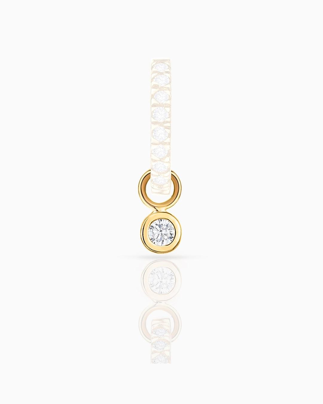 Imagen 0 de Charm para pendiente de aro chatón de diamante en oro de 18 kt Blanco