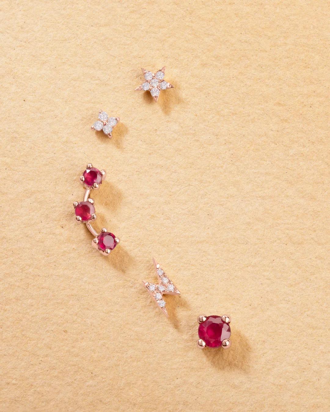 Pendientes trepadores essentials in colors rubí en oro rosa de 18 kt - MUMIT - Rubí Rubí-4