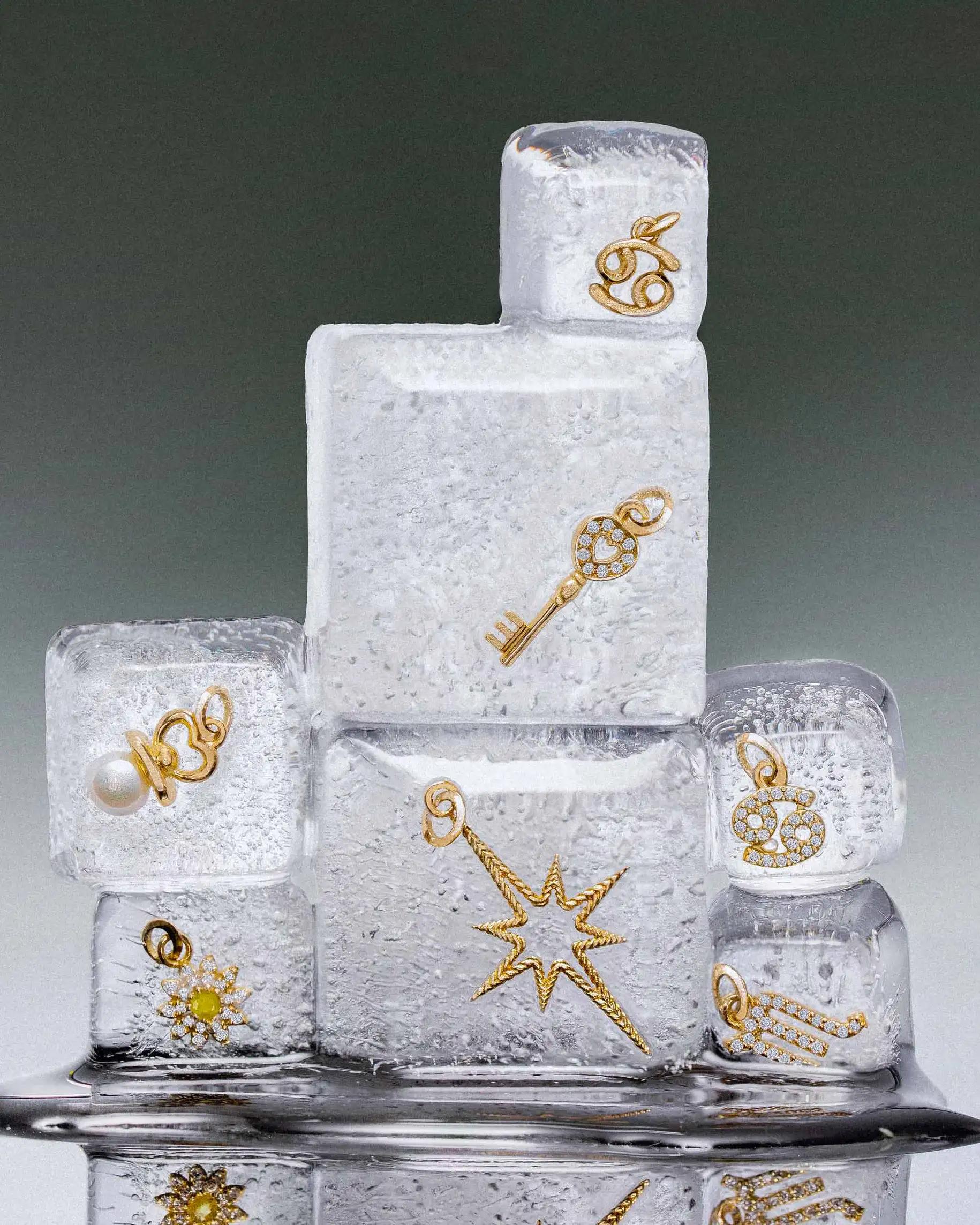 Imagen 4 de Charm colgante zodíaco cáncer s en oro amarillo de 18 kt - MUMIT - Dorado Dorado