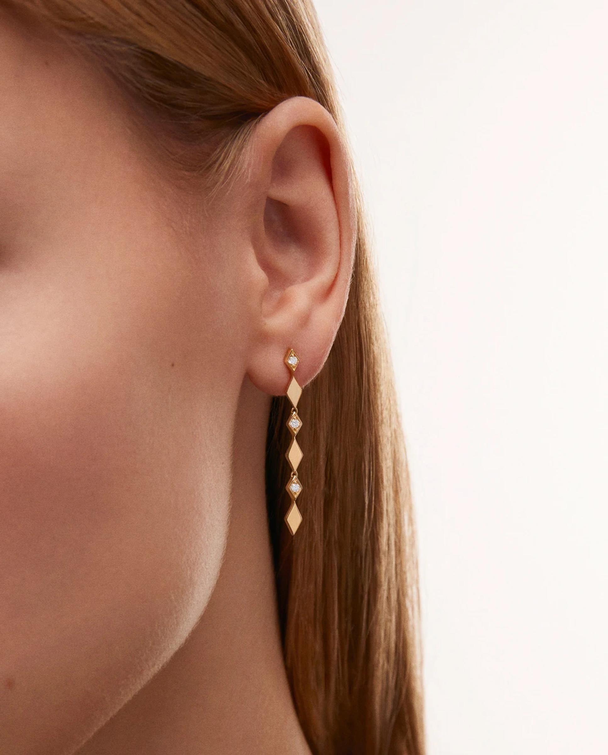 Imagen 2 de Pendientes largos losange de diamantes en oro amarillo de 18 kt - MUMIT - Dorado Dorado