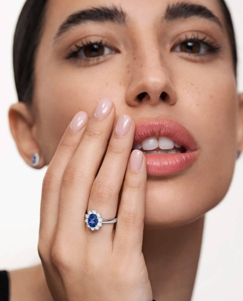 Imagen 2 de Anillo irem de zafiro y diamantes de 0,70 cts en oro blanco de 18 kt - MUMIT - Zafiro Zafiro