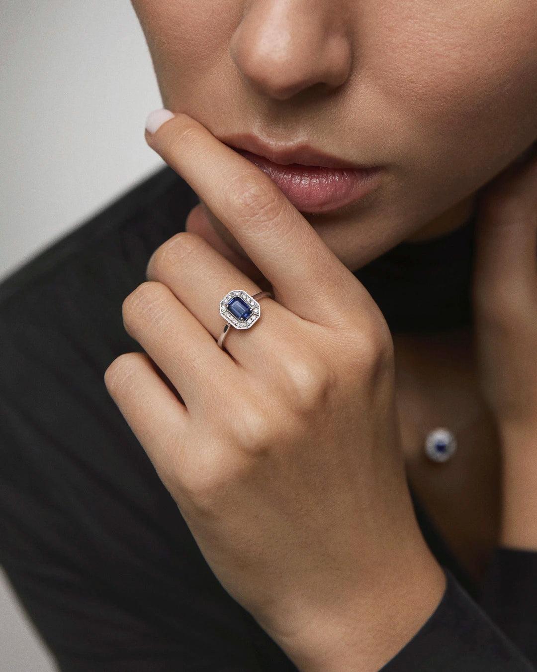 Sortija art deco helen de zafiro y diamantes en oro blanco de 18 kt - MUMIT - Azul Azul-2