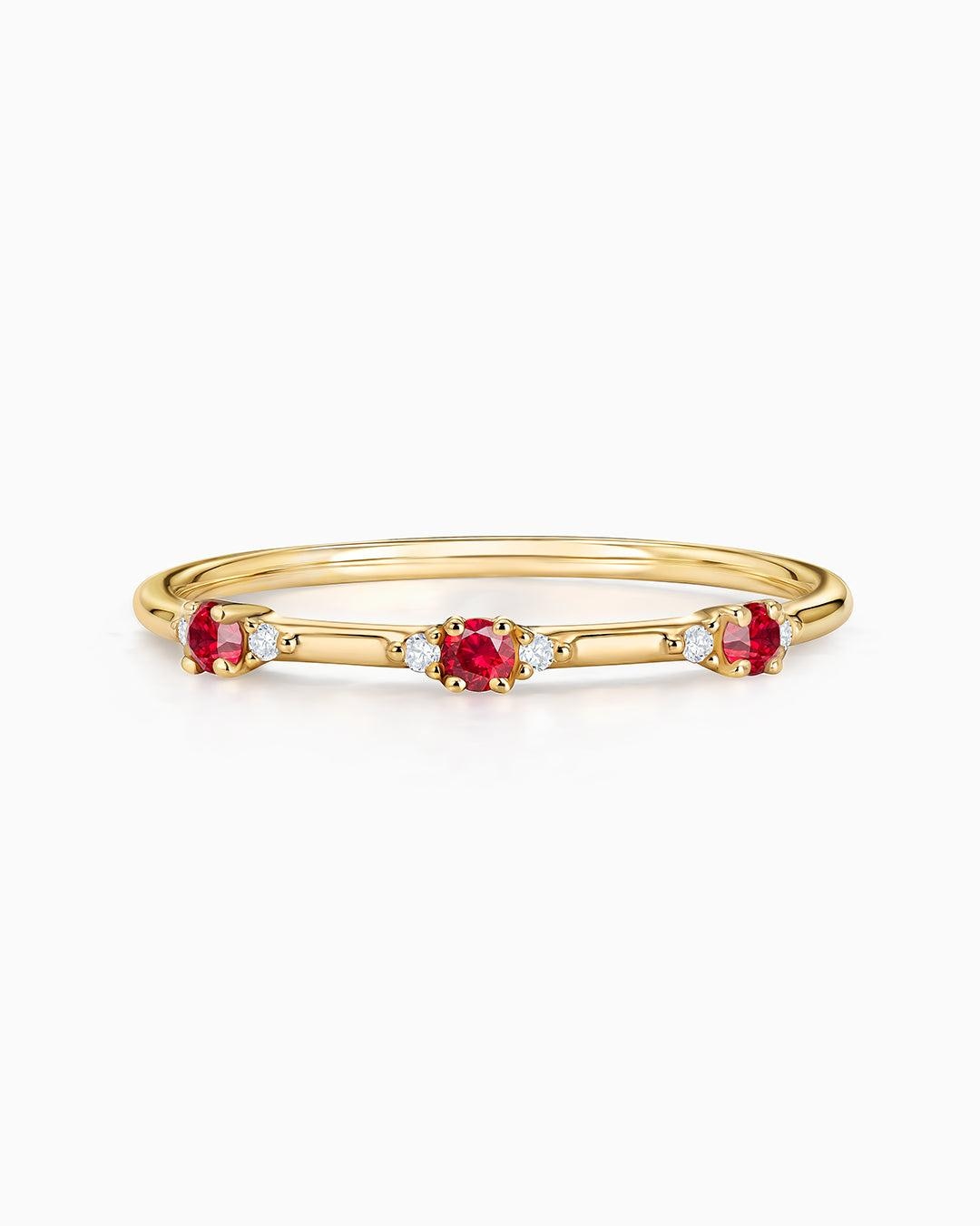 Imagen 0 de Sortija bonnie de rubíes y diamantes 0,05 cts. en oro amarillo de 18 kt Rojo