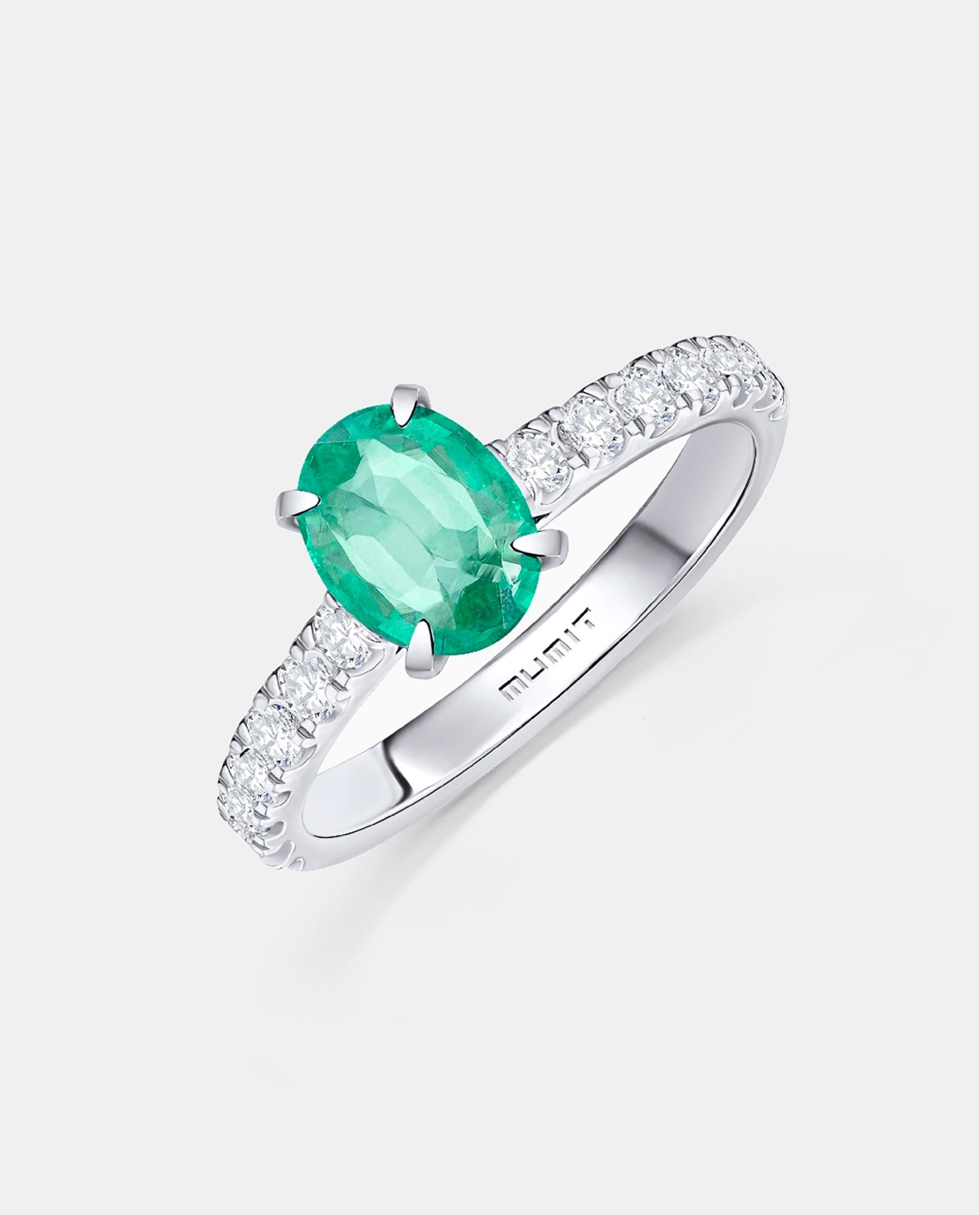 Imagen 0 de Anillo ivy de esmeralda y diamantes 0,50 cts. en oro blanco de 18 kt Esmeralda