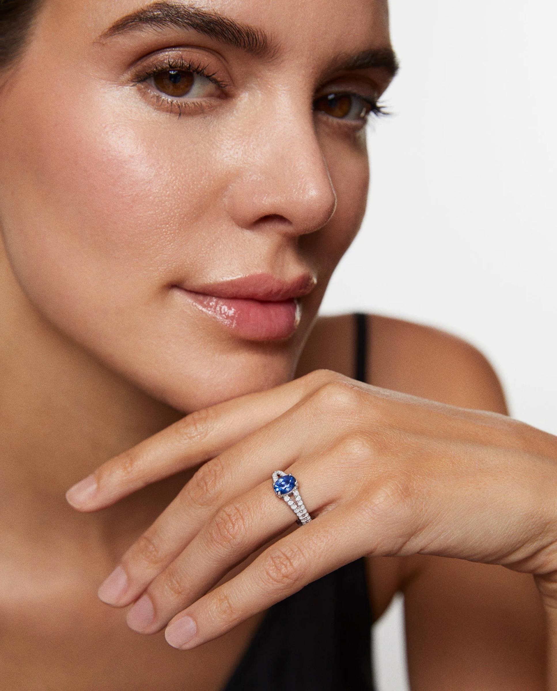 Anillo light of ceylon de zafiro y diamantes en oro blanco de 18 kt - MUMIT - Azul índigo Azul índigo-2