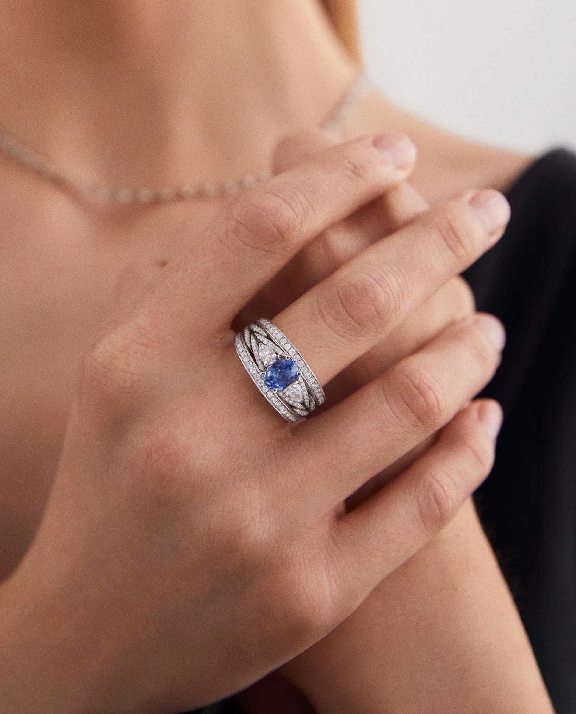 Anillo de compromiso queen of ceylon de zafiro y diamantes en oro blanco de 18 kt - MUMIT - Azul índigo Azul índigo-2