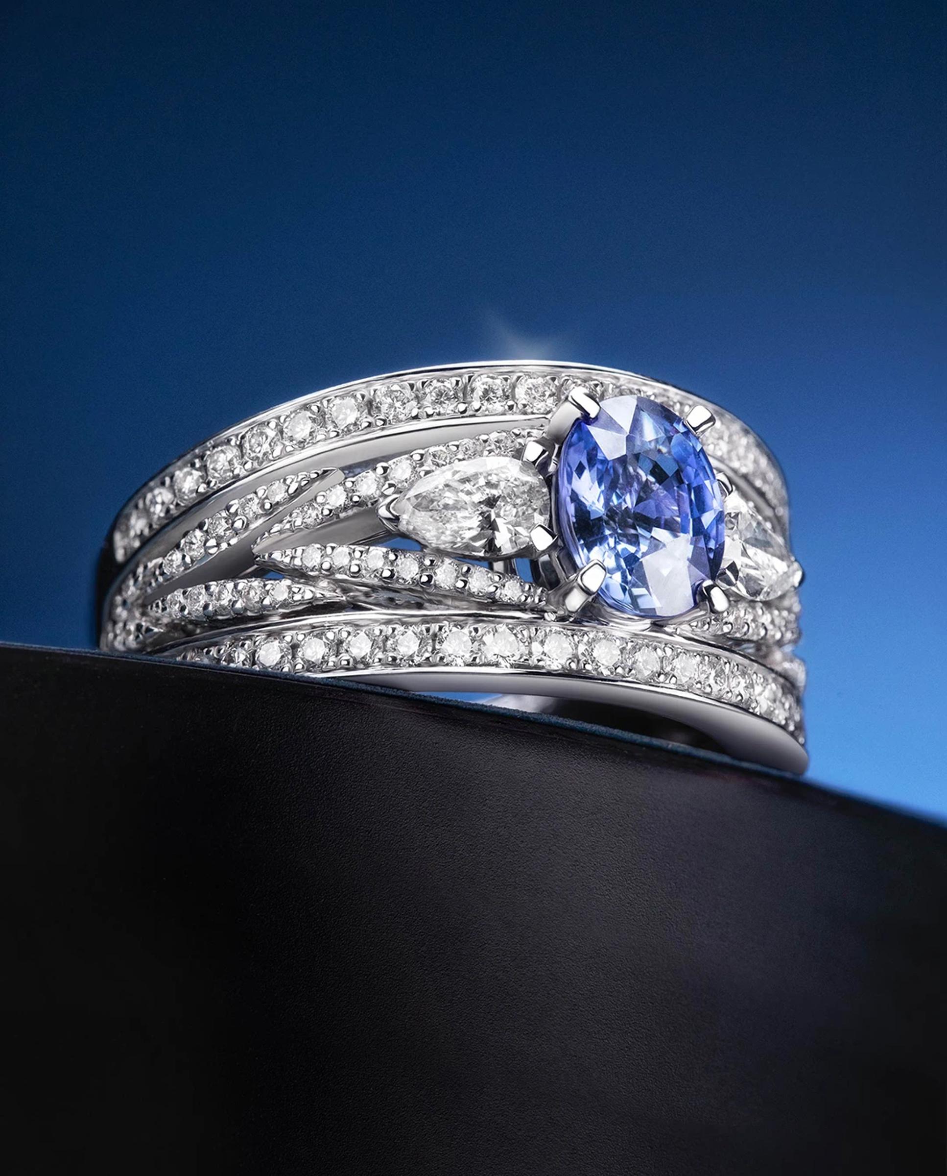 Anillo de compromiso queen of ceylon de zafiro y diamantes en oro blanco de 18 kt - MUMIT - Azul índigo Azul índigo-5