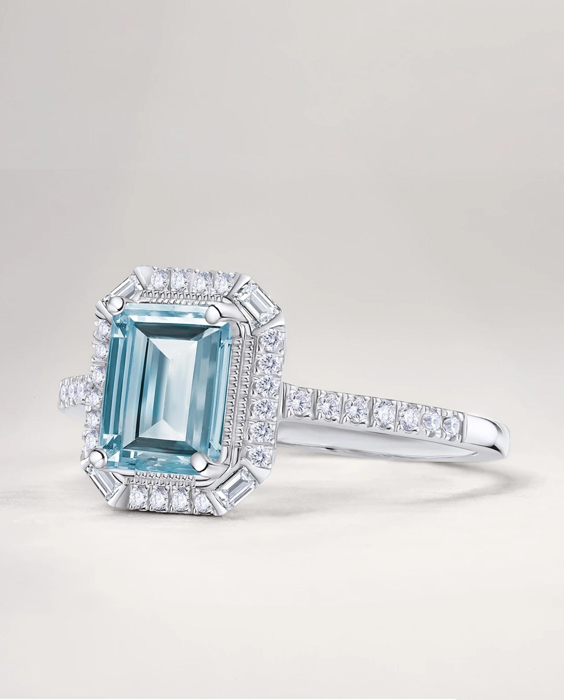 Imagen 5 de Anillo art deco clarice de aguamarina y diamantes en oro blanco de 18 kt - MUMIT - Azul índigo Azul índigo