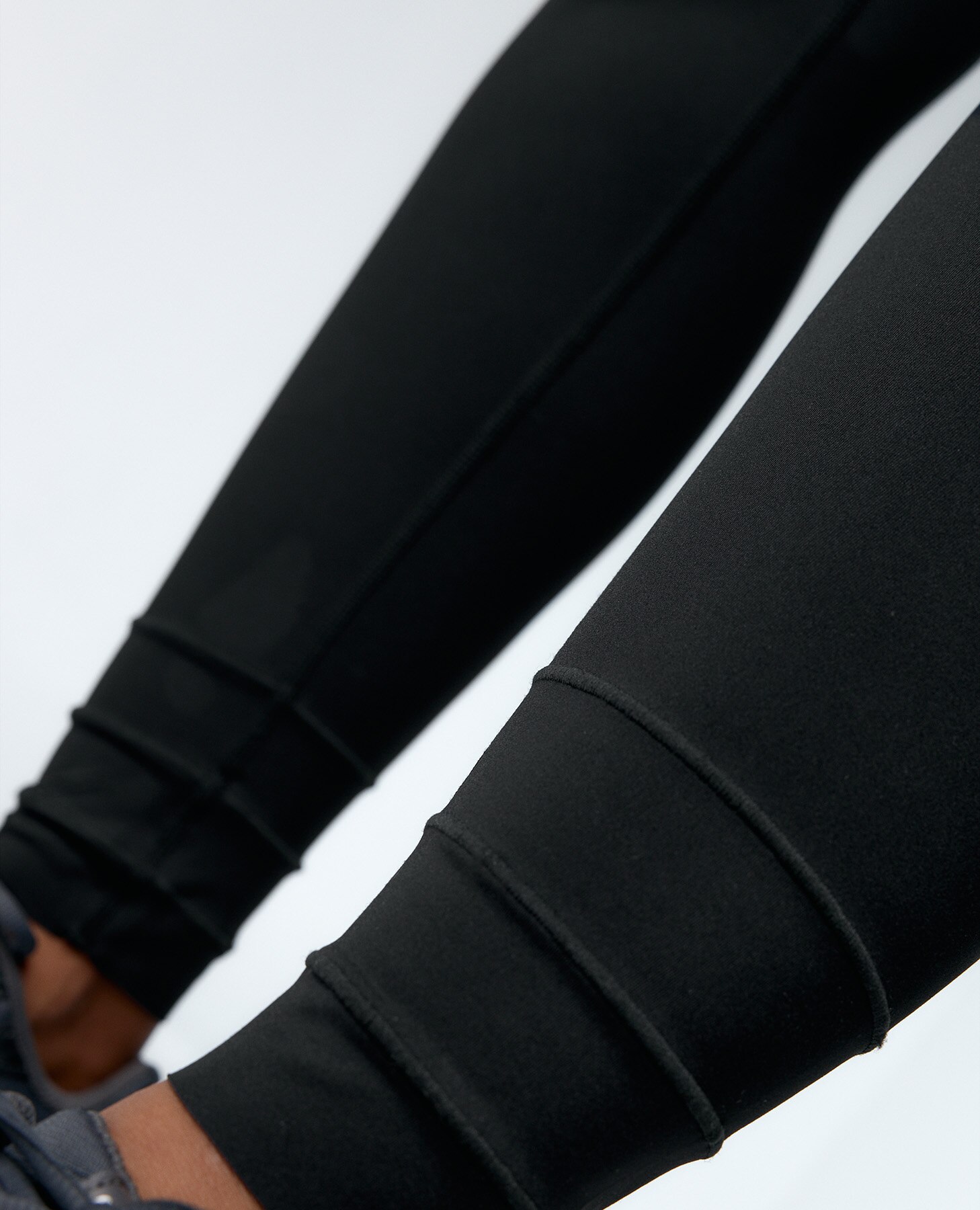 Legging deportivo de mujer con cintura alta en v y bajos recortables - Black Limba - Negro Negro-4