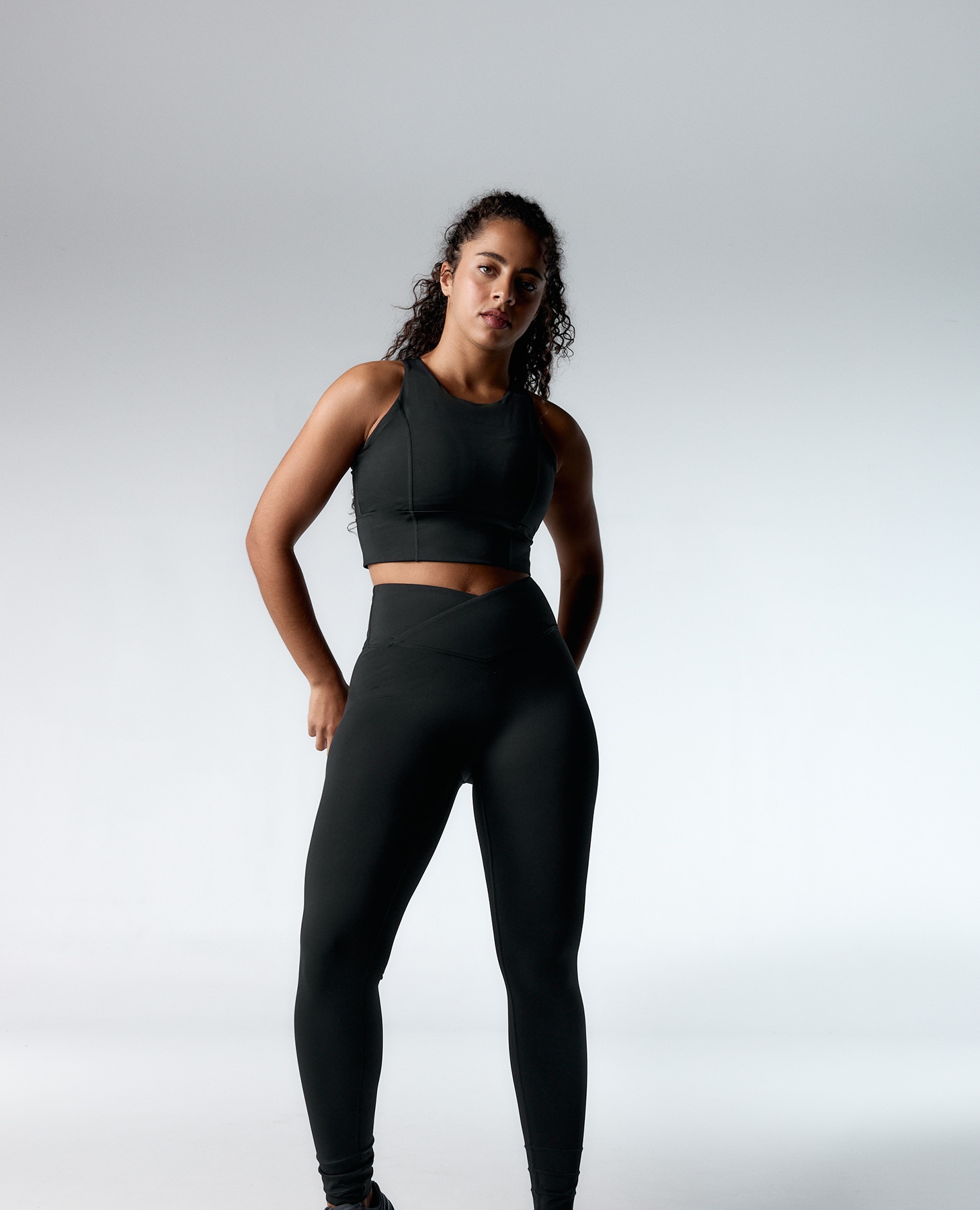Legging deportivo de mujer con cintura alta en v y bajos recortables - Black Limba - Negro Negro-6