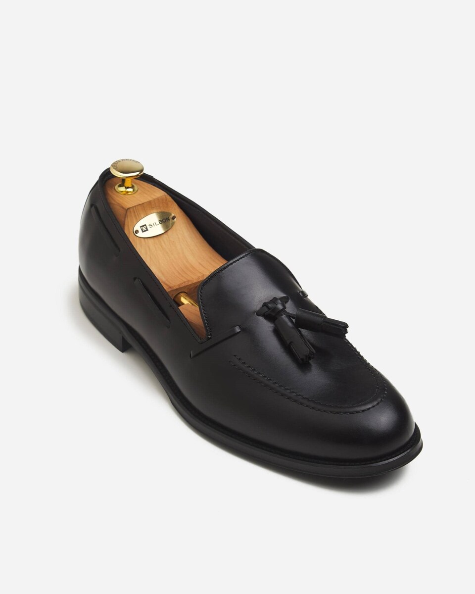 Mocasines de hombre de piel borlas negro mate · Silbon · El Corte