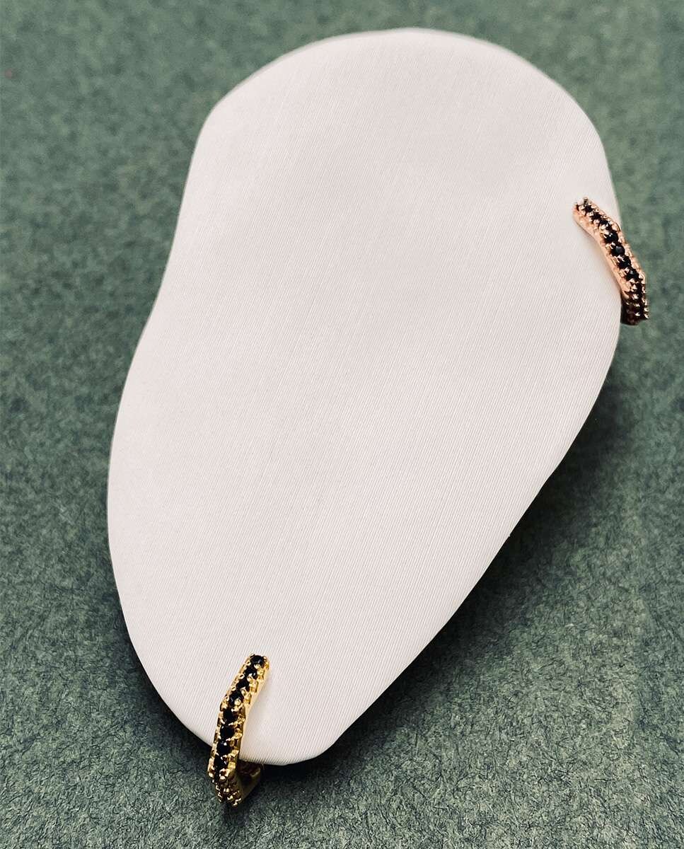 Piercing de aro Mishell de plata bañado en oro 18k Negro-4